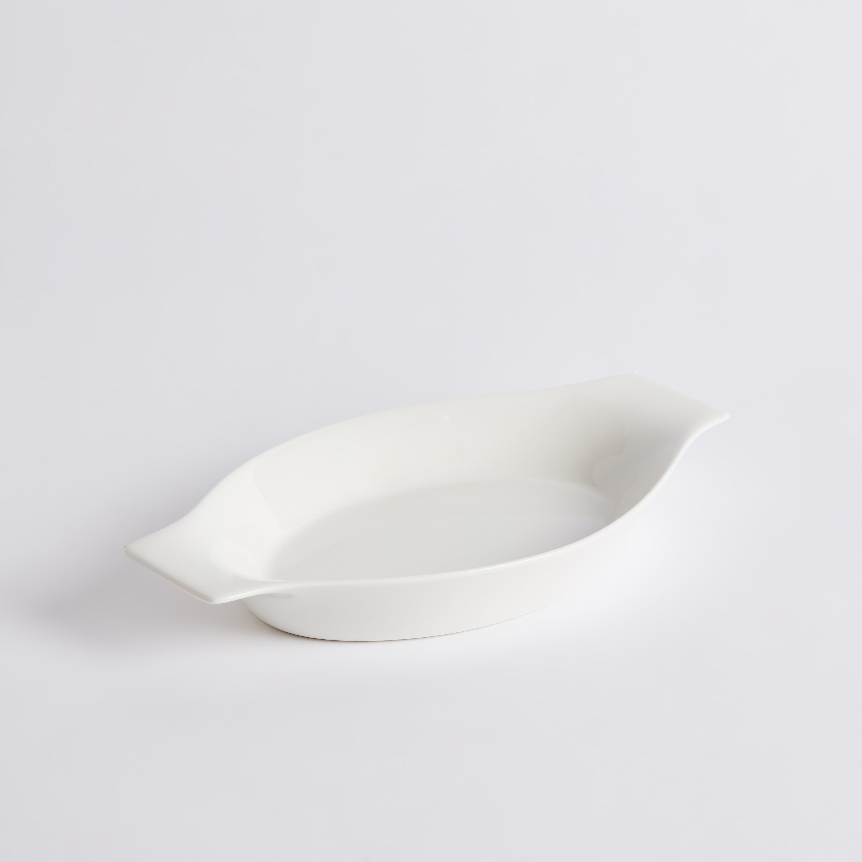 صحن تقديم بشكل بانانا من هوسبيتاليتي - 26 سم-hbxdecorandfurnishings-tabletop-crockery-image-5