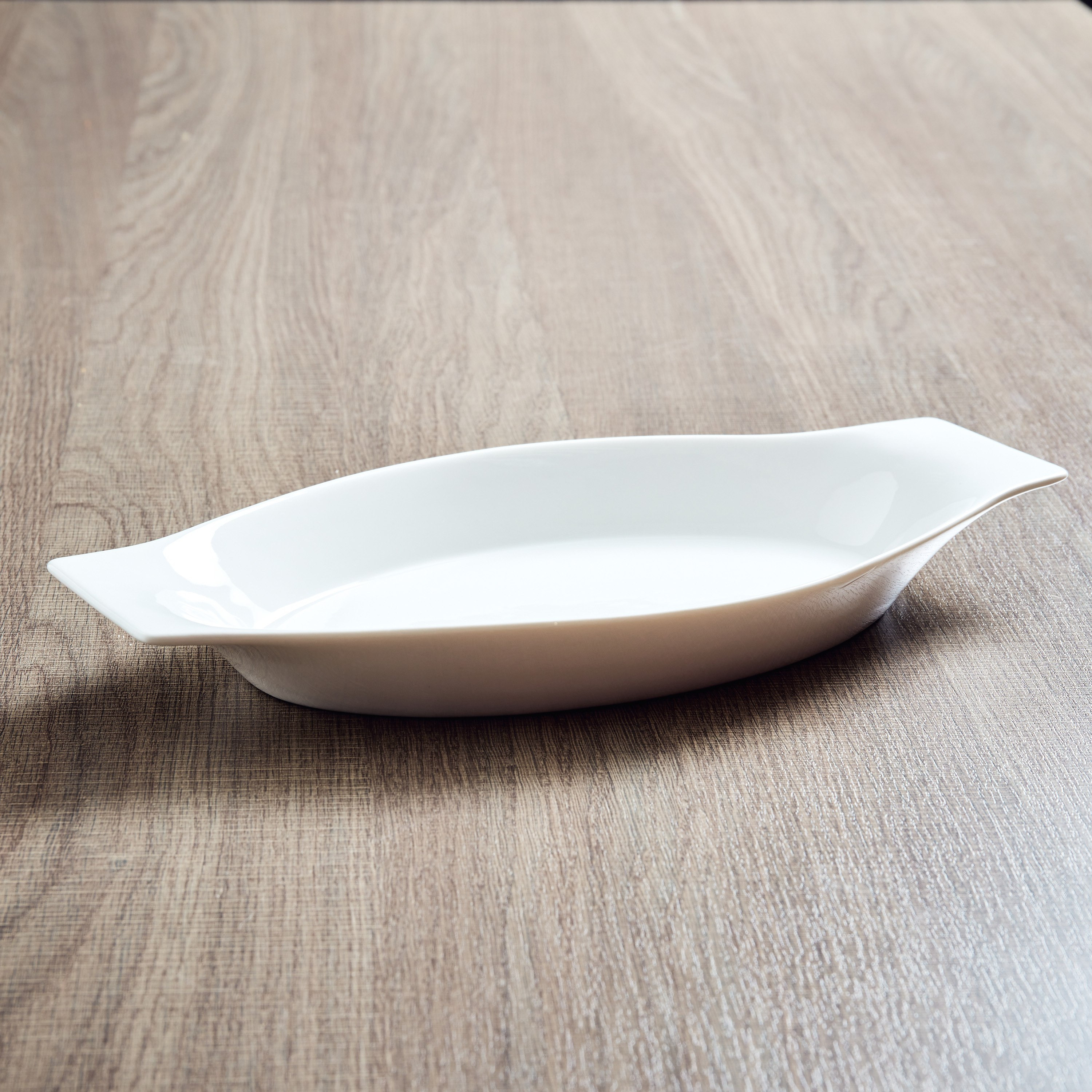 صحن تقديم بشكل بانانا من هوسبيتاليتي - 36 سم-hbxdecorandfurnishings-tabletop-crockery-image-2
