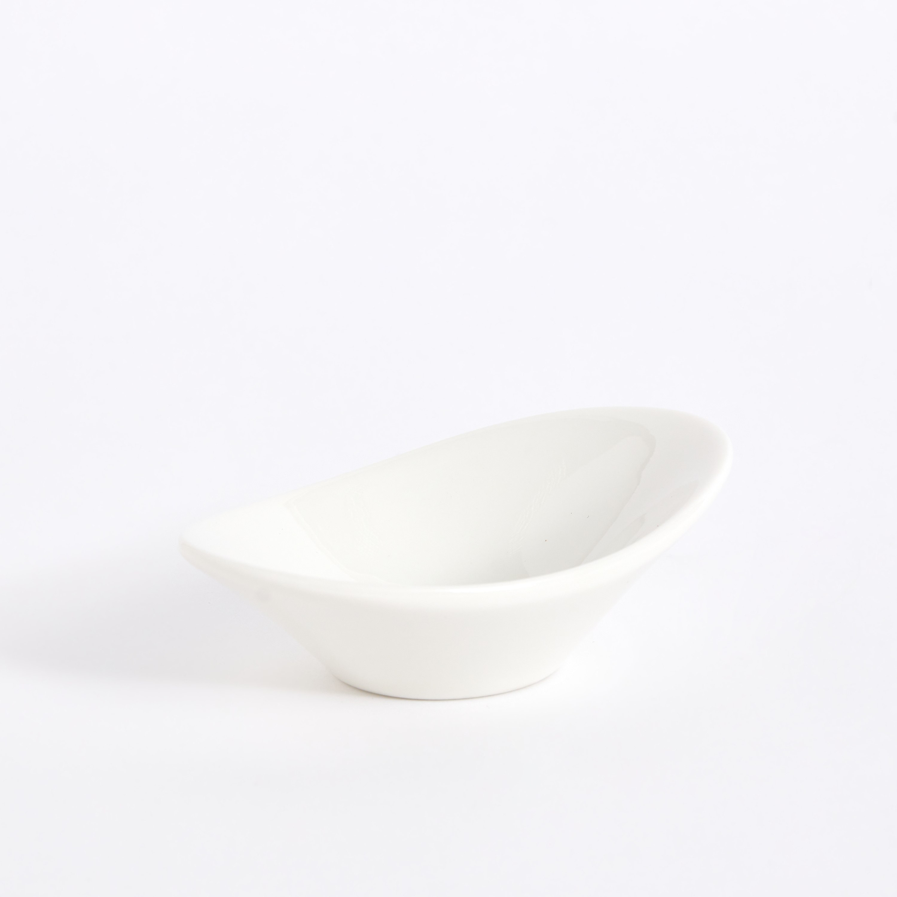 صحن تقديم عميق بيضاوي من هوسبيتاليتي - 10x7x4 سم-hbxdecorandfurnishings-tabletop-crockery-image-5