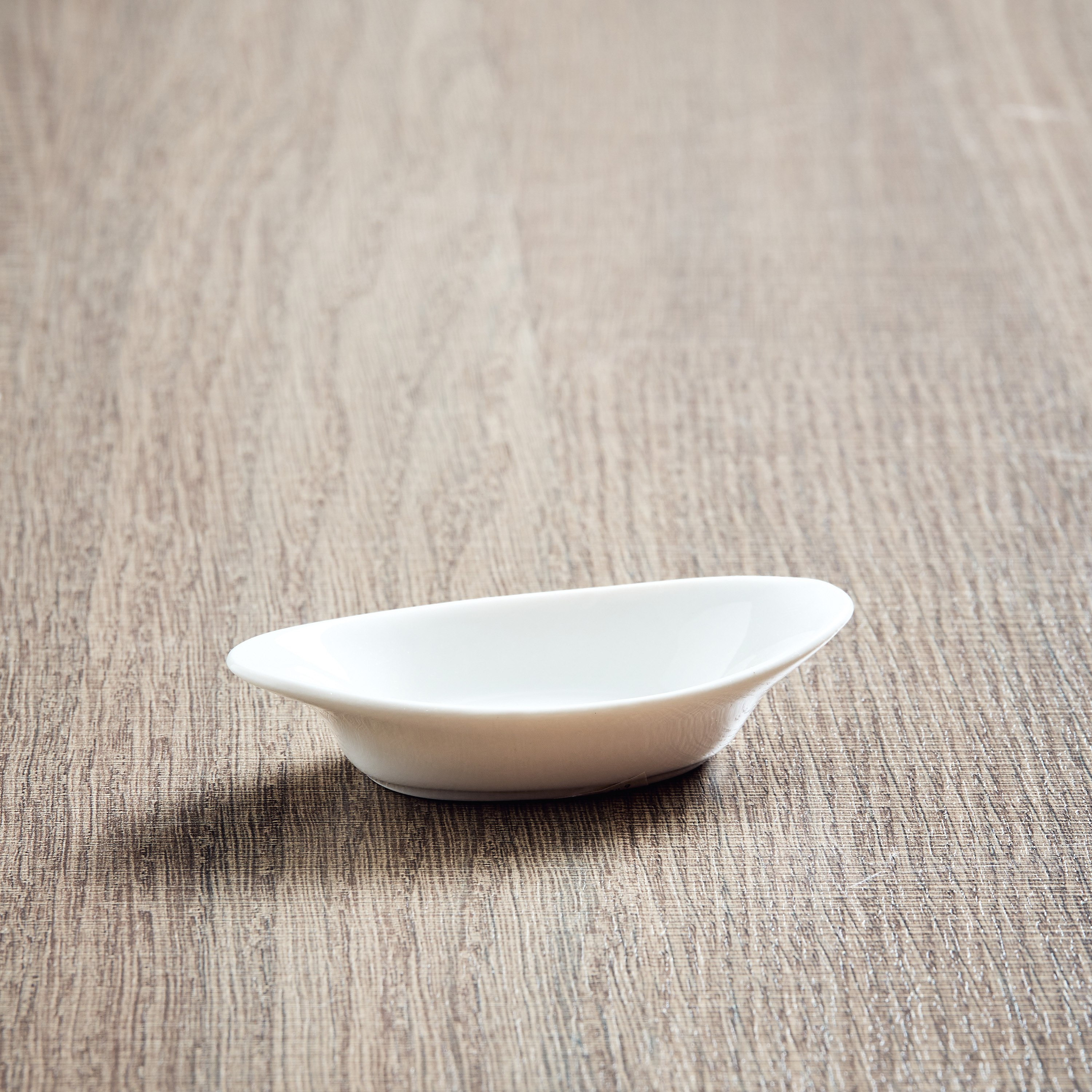 صحن تقديم بيضاوي عميق من هوسبيتاليتي - 9.5x5x1.8 سم-hbxdecorandfurnishings-tabletop-crockery-image-2