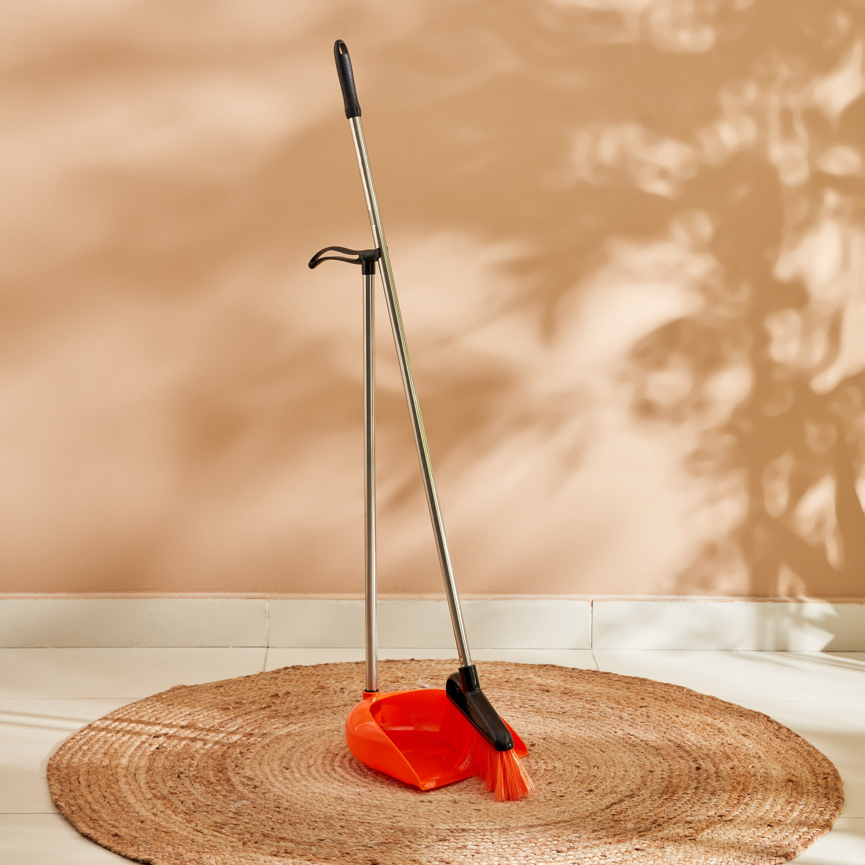 طقم مكنسة تنظيف مع وعاء غبار من رويال-hbxbathroom-laundry-cleaningaccessories-image-1
