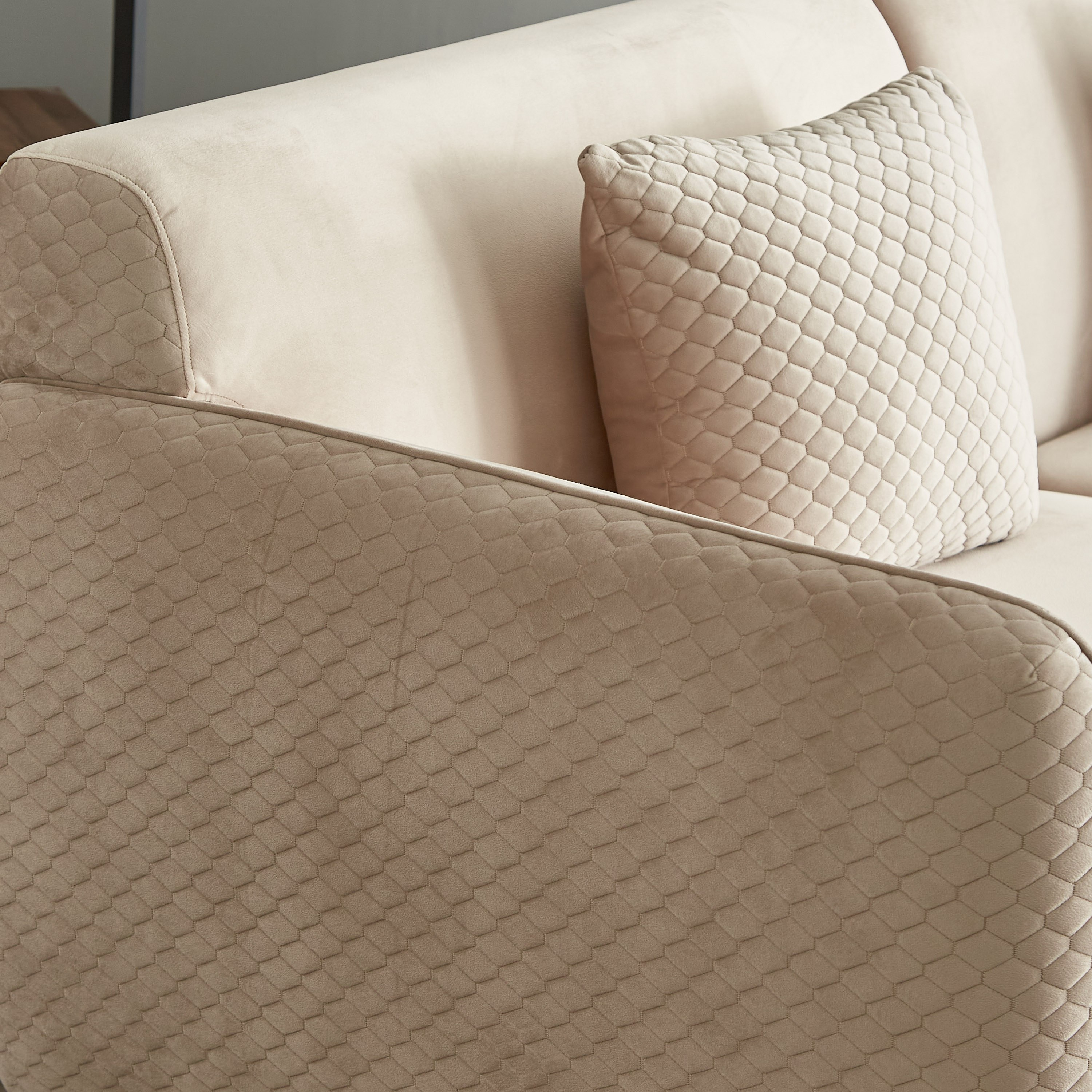 كنبة مخمل 3 مقاعد مع وسادتين من تيهاني-hbxlivingroom-sofasandarmchairs-sofas-image-4