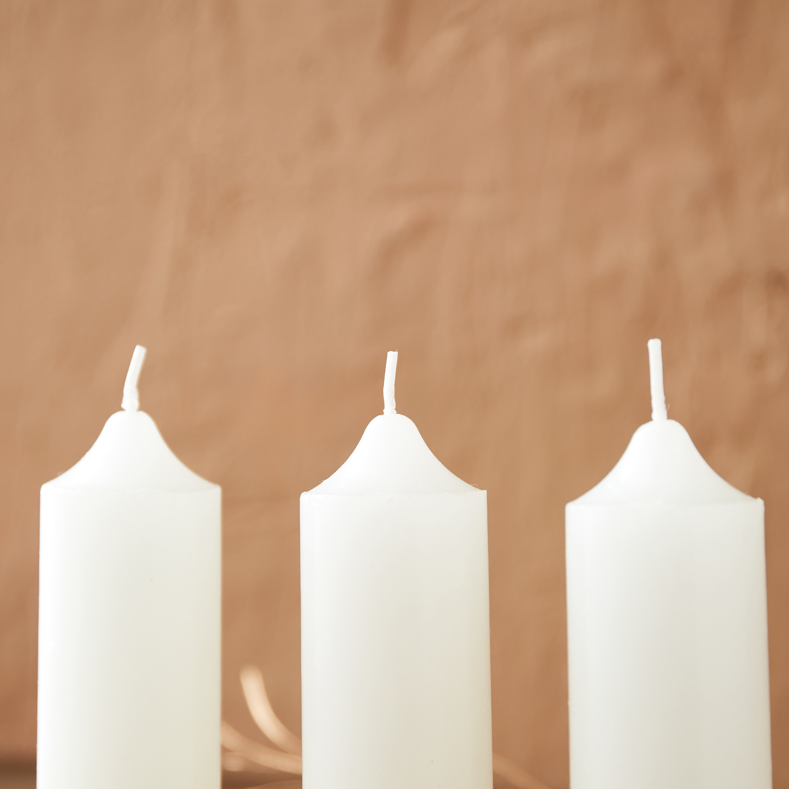 طقم شموع عمودية 3 قطع من ميا - 13x4 سم-hbxlivingroom-decorandaccessories-candles-image-3