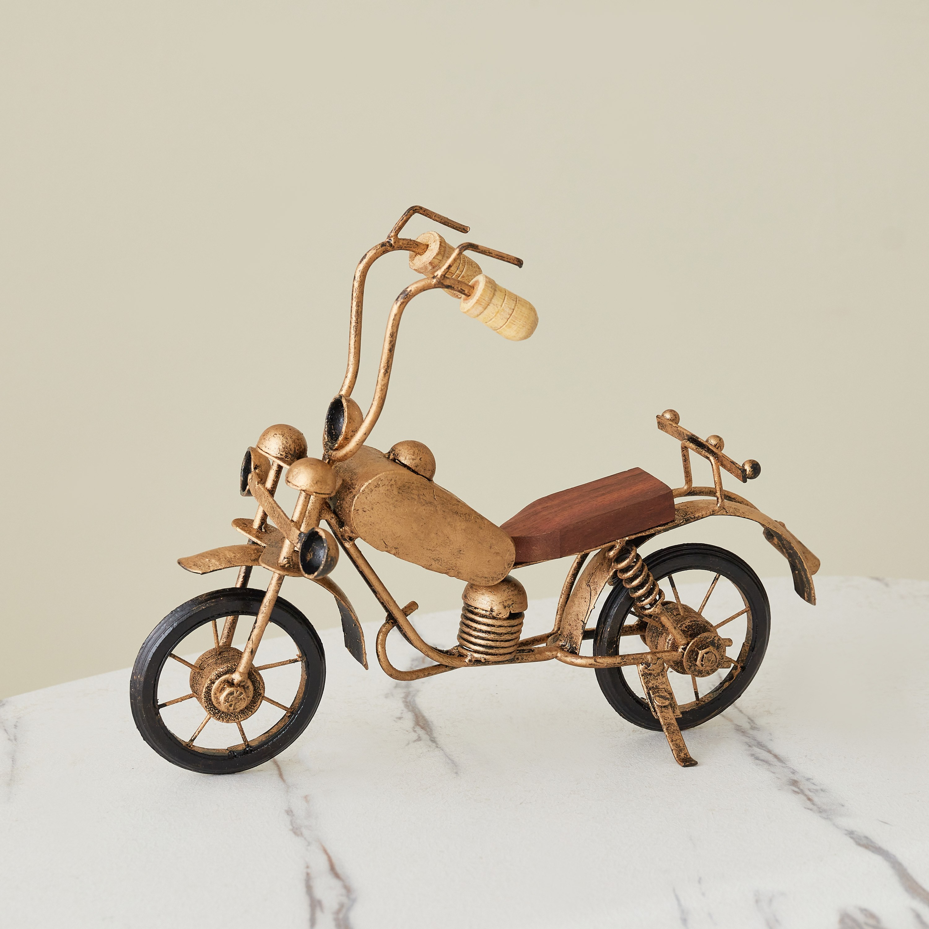 قطعة ديكور بتصميم دراجة نارية من زاهارا - 30.5x10x20 سم-hbxhomeware-homedecor-figurinesandornaments-image-1