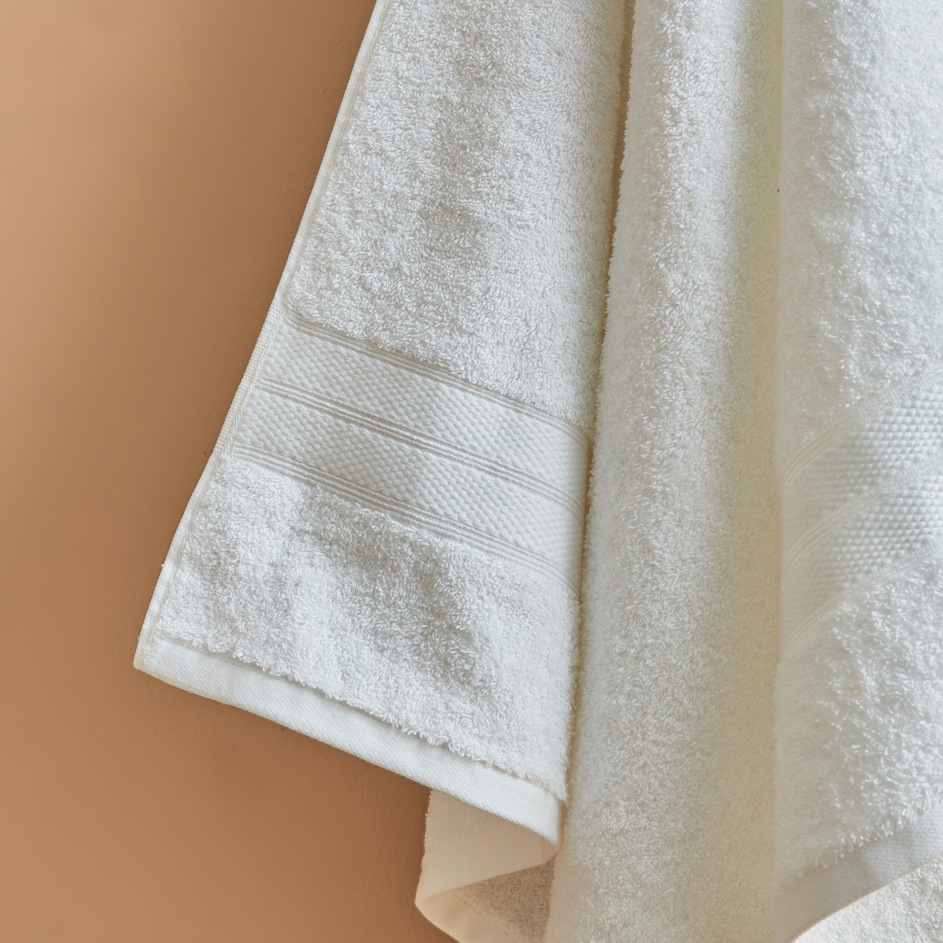 منشفة حمّام من هوتيل كولكشن - 80x160 سم-hbxbathroom-bathroomtextiles-image-3