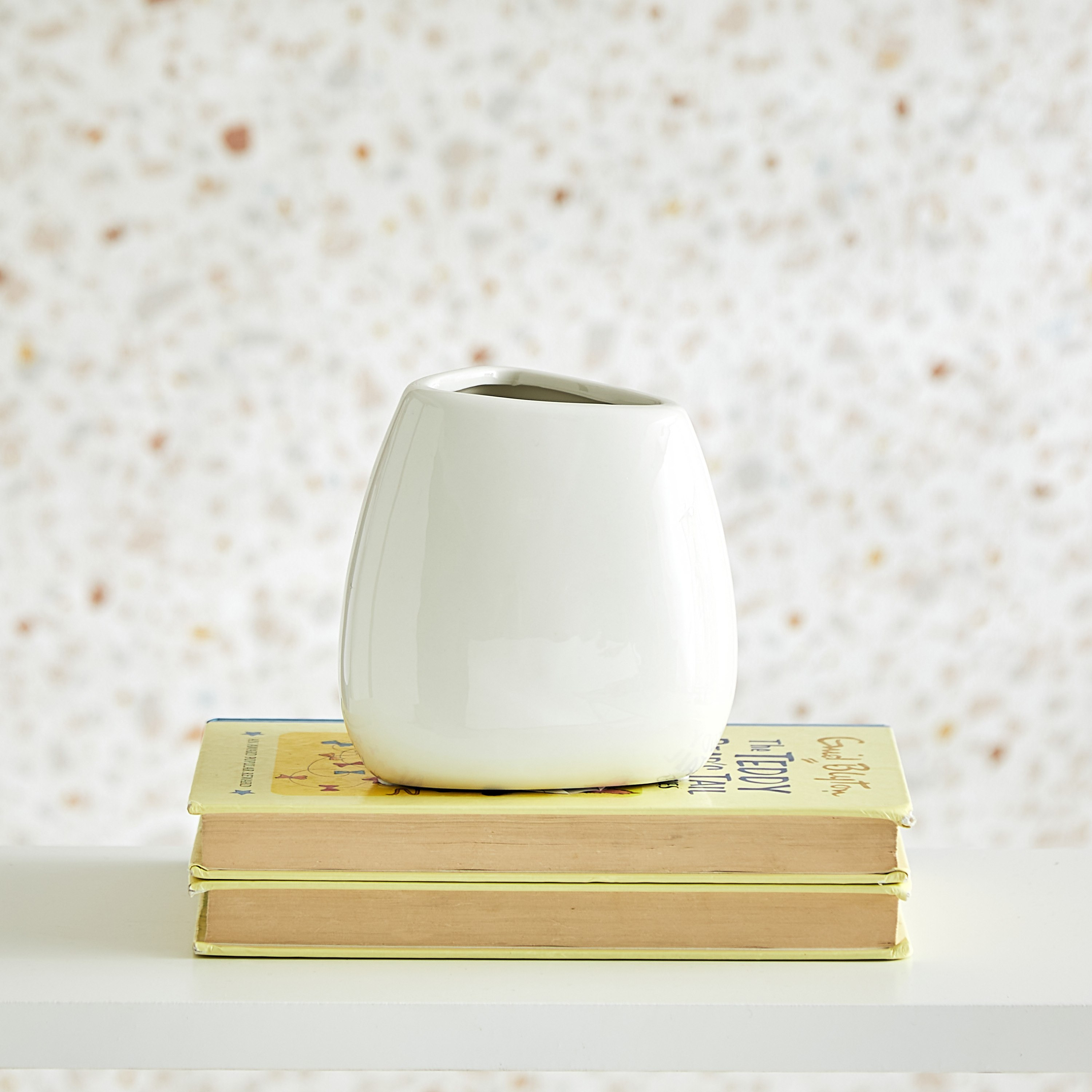 مزهرية من توباز - 11x10x11 سم-hbxbedroom-decorandaccessories-vases-image-1