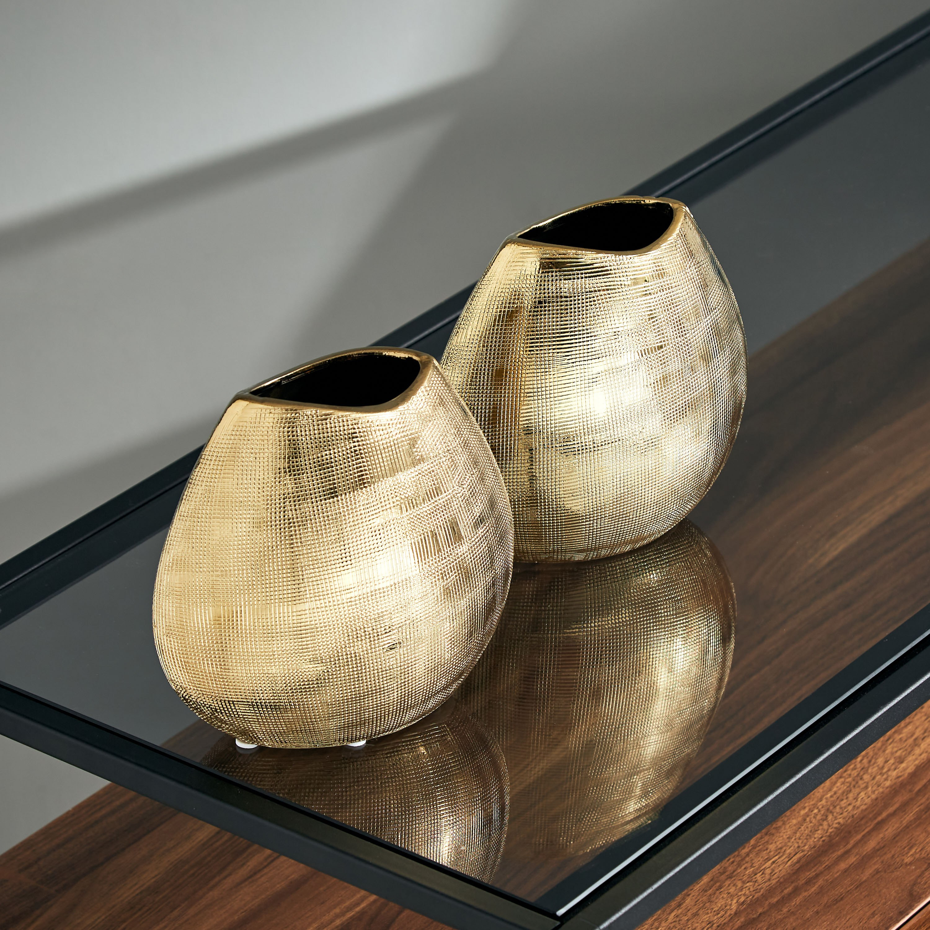 مزهرية من توباز - 17x9.5x16.5 سم-hbxbedroom-decorandaccessories-vases-image-3