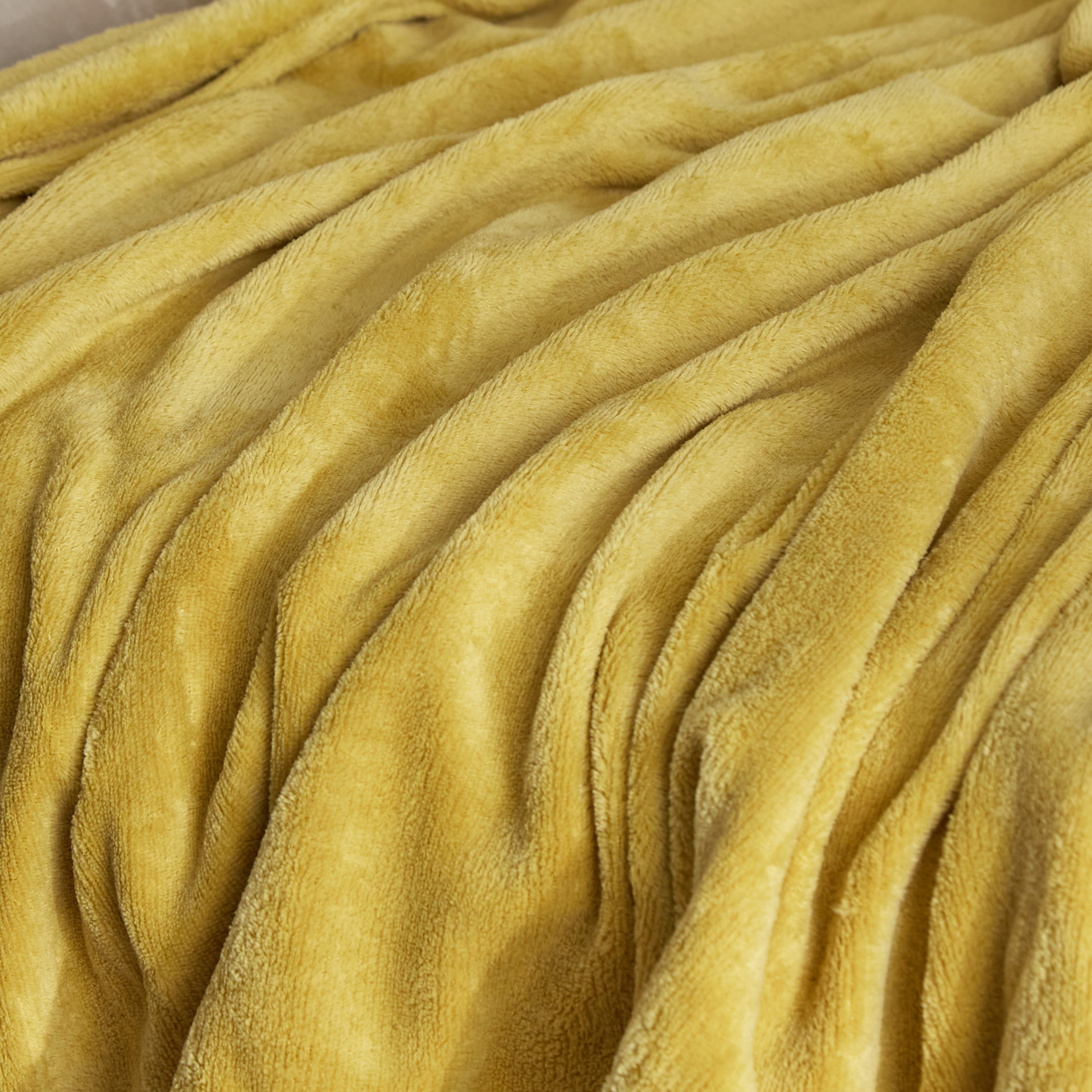 بطانيّة خفيفة صوف كورال سادة من أونتاريو - 170x120 سم-hbxhomeware-hbxbedroom-image-3