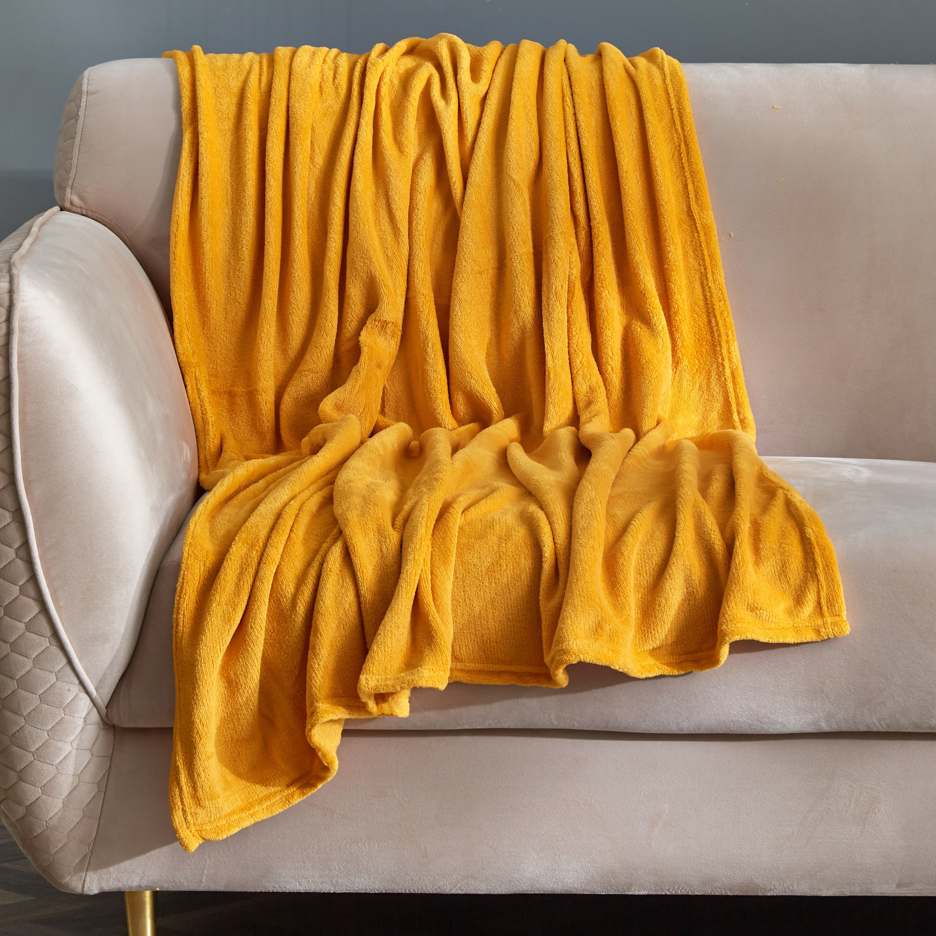 بطانيّة خفيفة صوف كورال سادة من أونتاريو - 170x120 سم-hbxhomeware-hbxbedroom-image-1