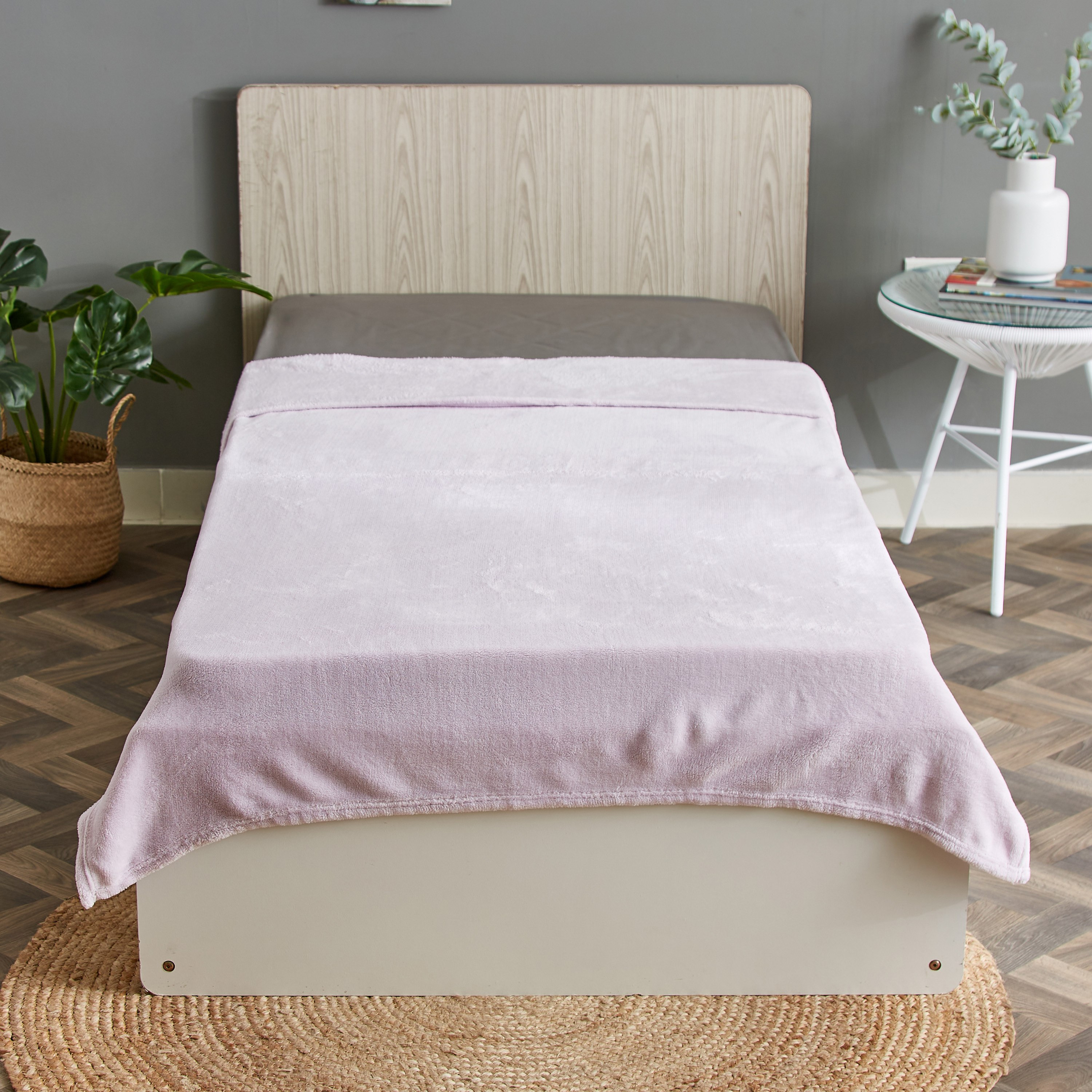 Ontario Solid Coral Fleece Kids' Blanket - 120x170 cm-hbxhomeware-hbxkidsandyouth-image-3