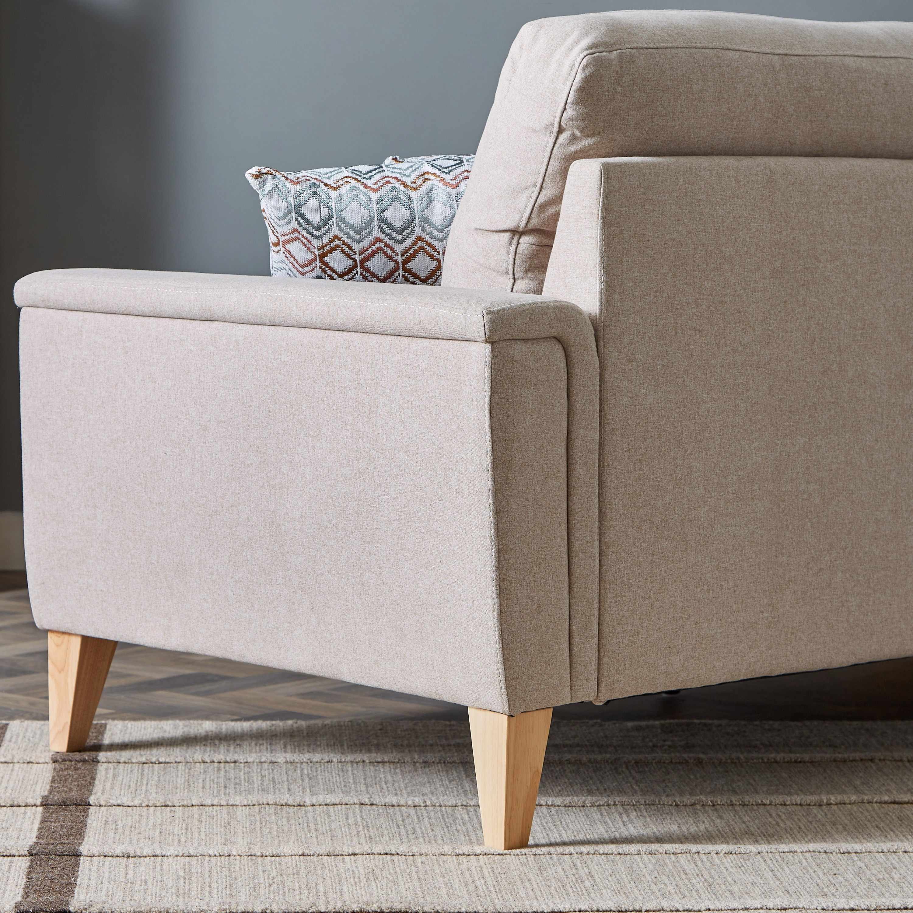 كنبة 3 مقاعد مع وسادتين من ليما-hbxlivingroom-sofasandarmchairs-sofas-image-11