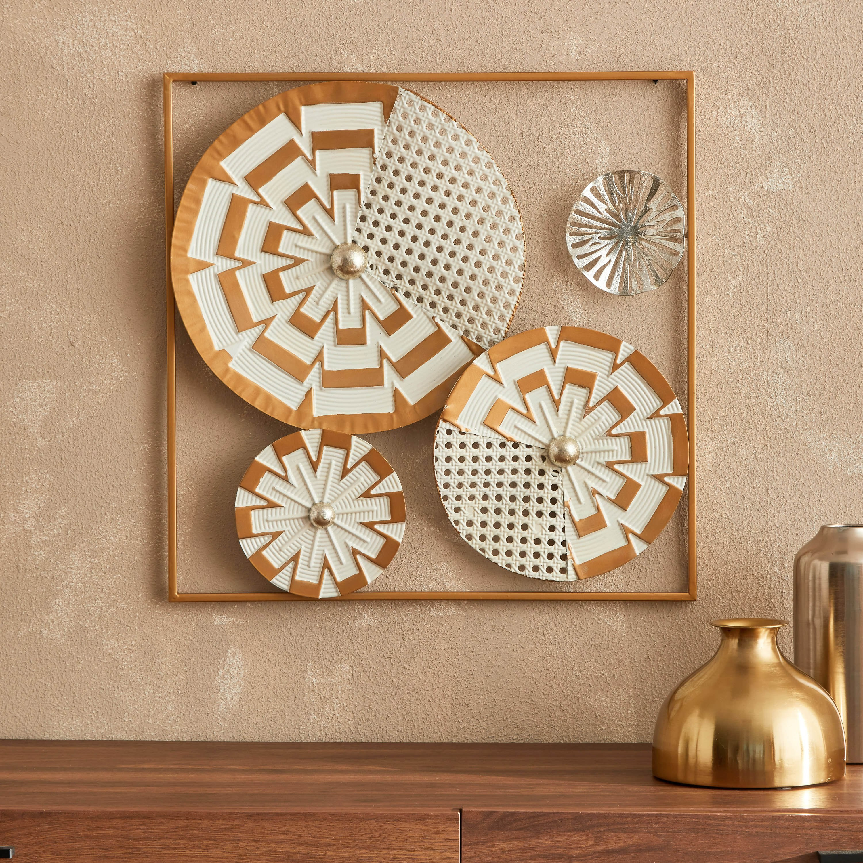 زينة حائط معدن مستديرة من بيرسي - 50x5x50 سم-hbxlivingroom-walldecor-wallart-image-1