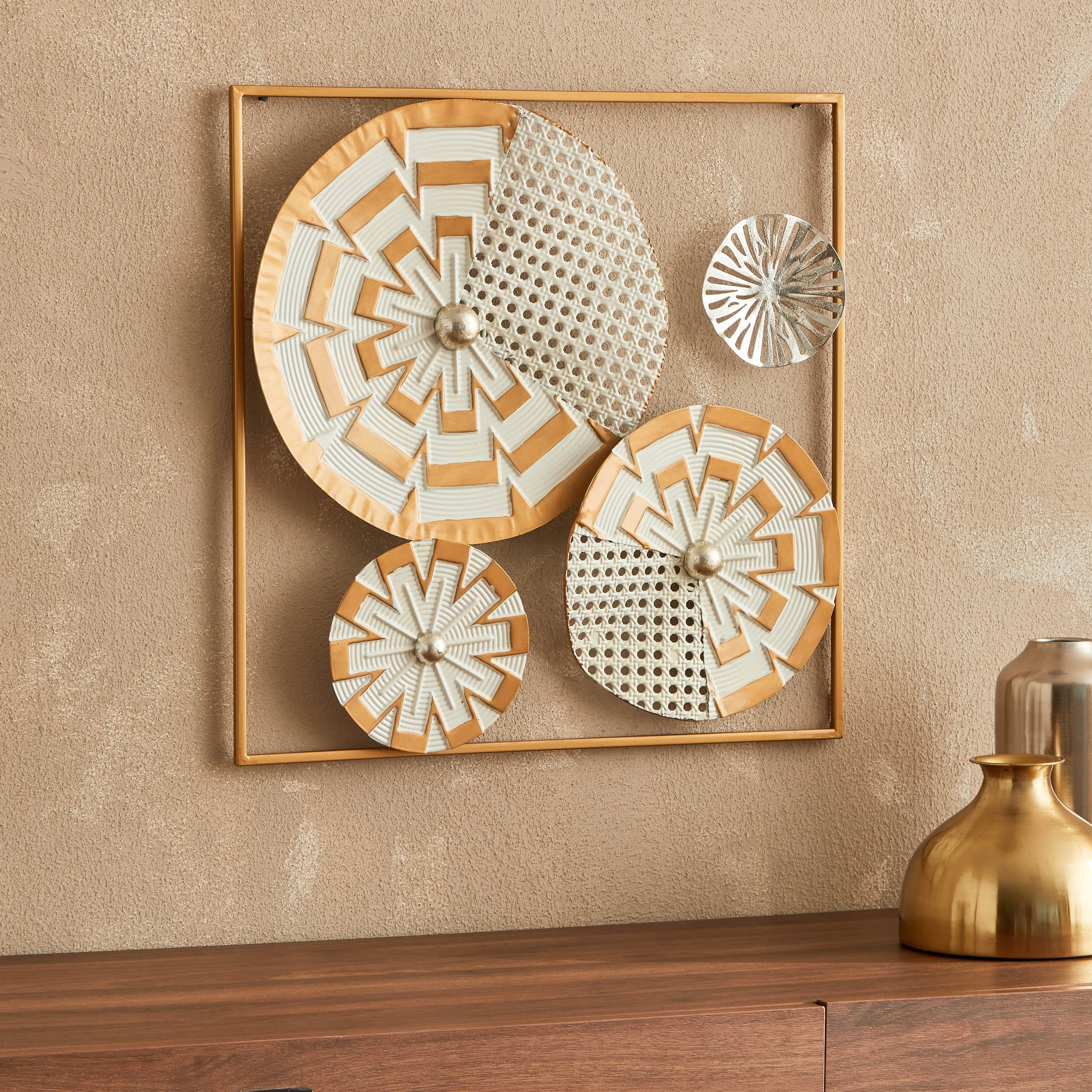 زينة حائط معدن مستديرة من بيرسي - 50x5x50 سم-hbxlivingroom-walldecor-wallart-image-2