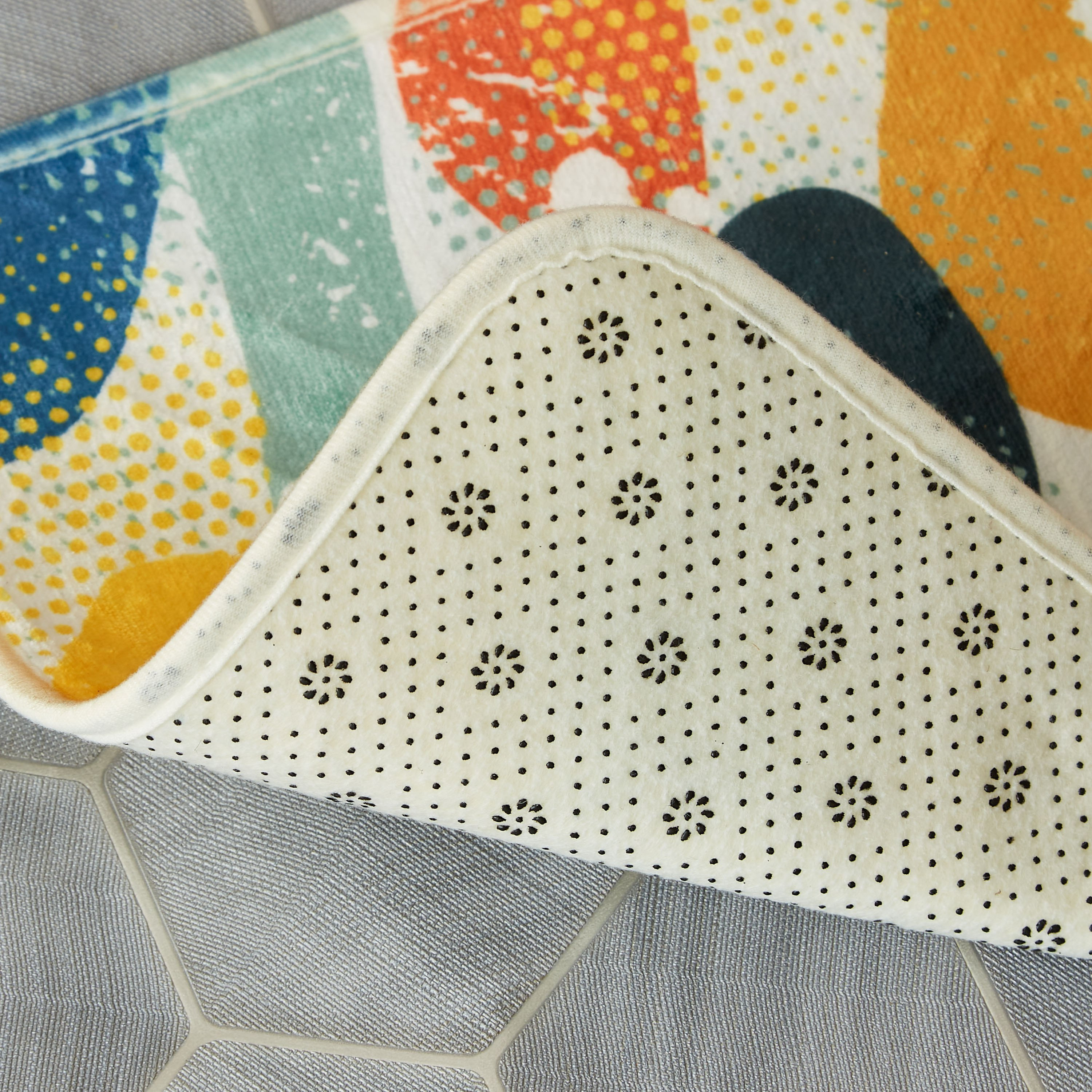 سجادة حمام إسفنج بطبعات من أورورا آريا - 35x55 سم-hbxbedroom-floorcoverings-bathmats-image-4