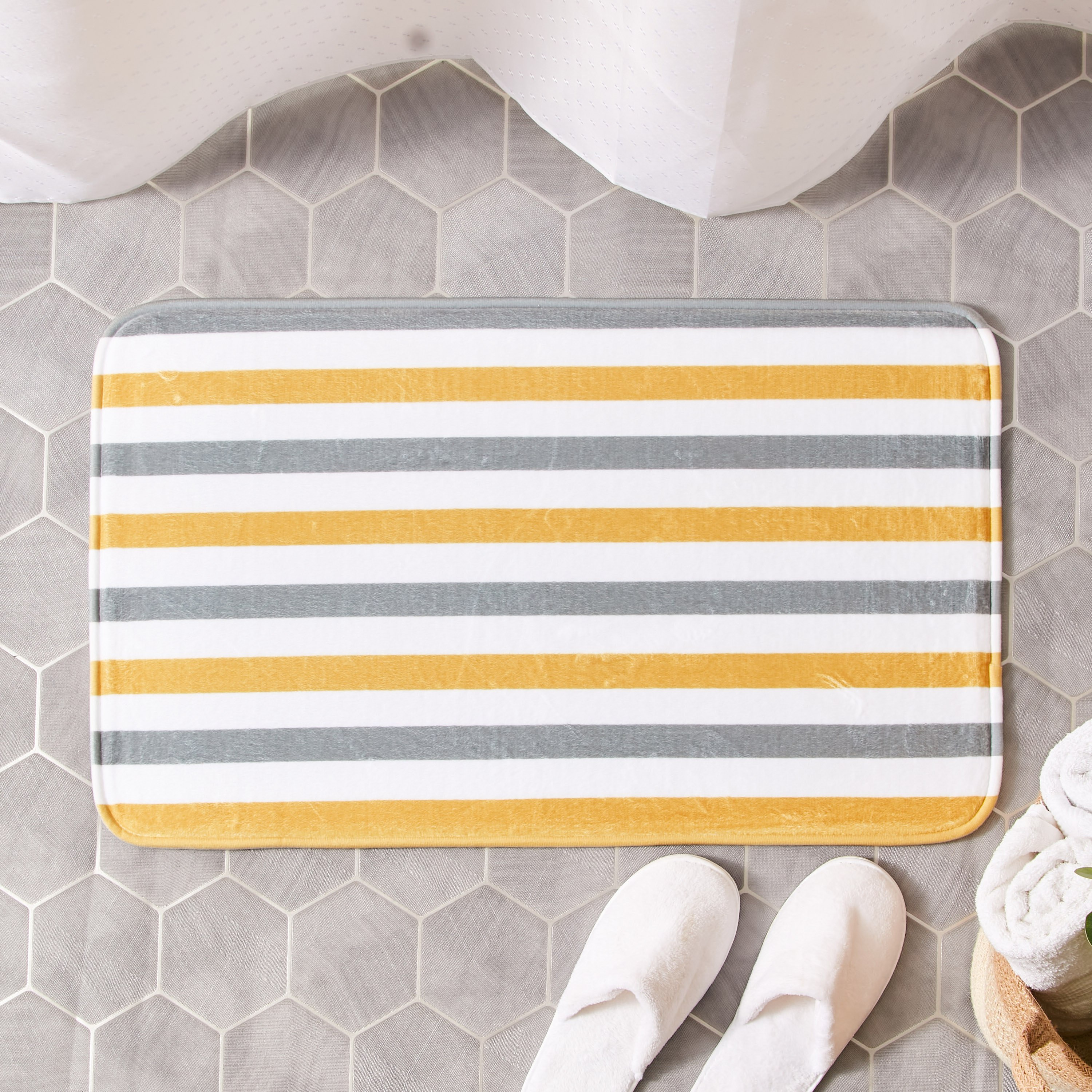 سجادة حمّام إسفنج بطبعات زوي من أورورا - 45x75 سم-hbxbedroom-floorcoverings-bathmats-image-1