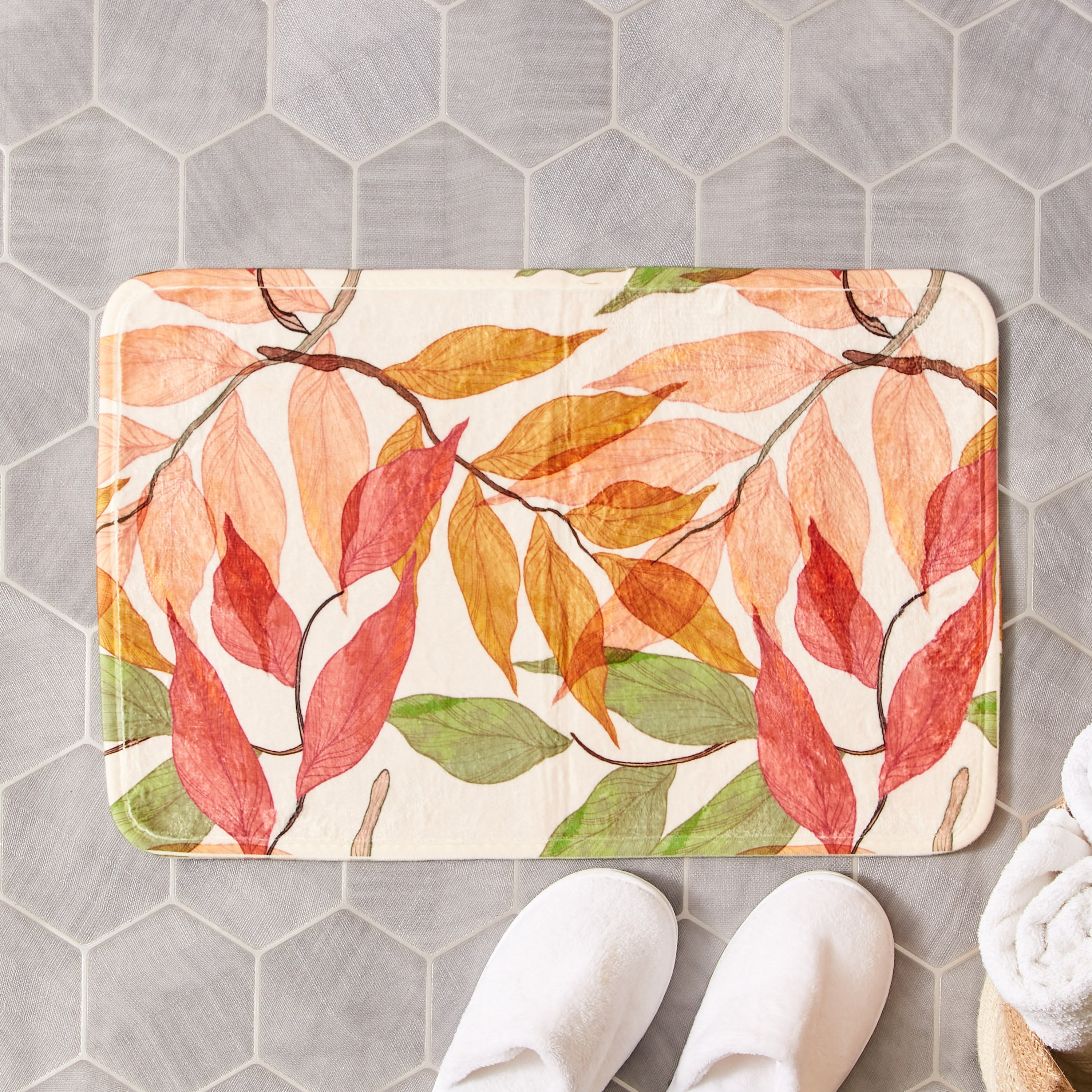 سجادة حمّام إسفنج بطبعات من أوستن رايلي - 35x55 سم-hbxbedroom-floorcoverings-bathmats-image-1