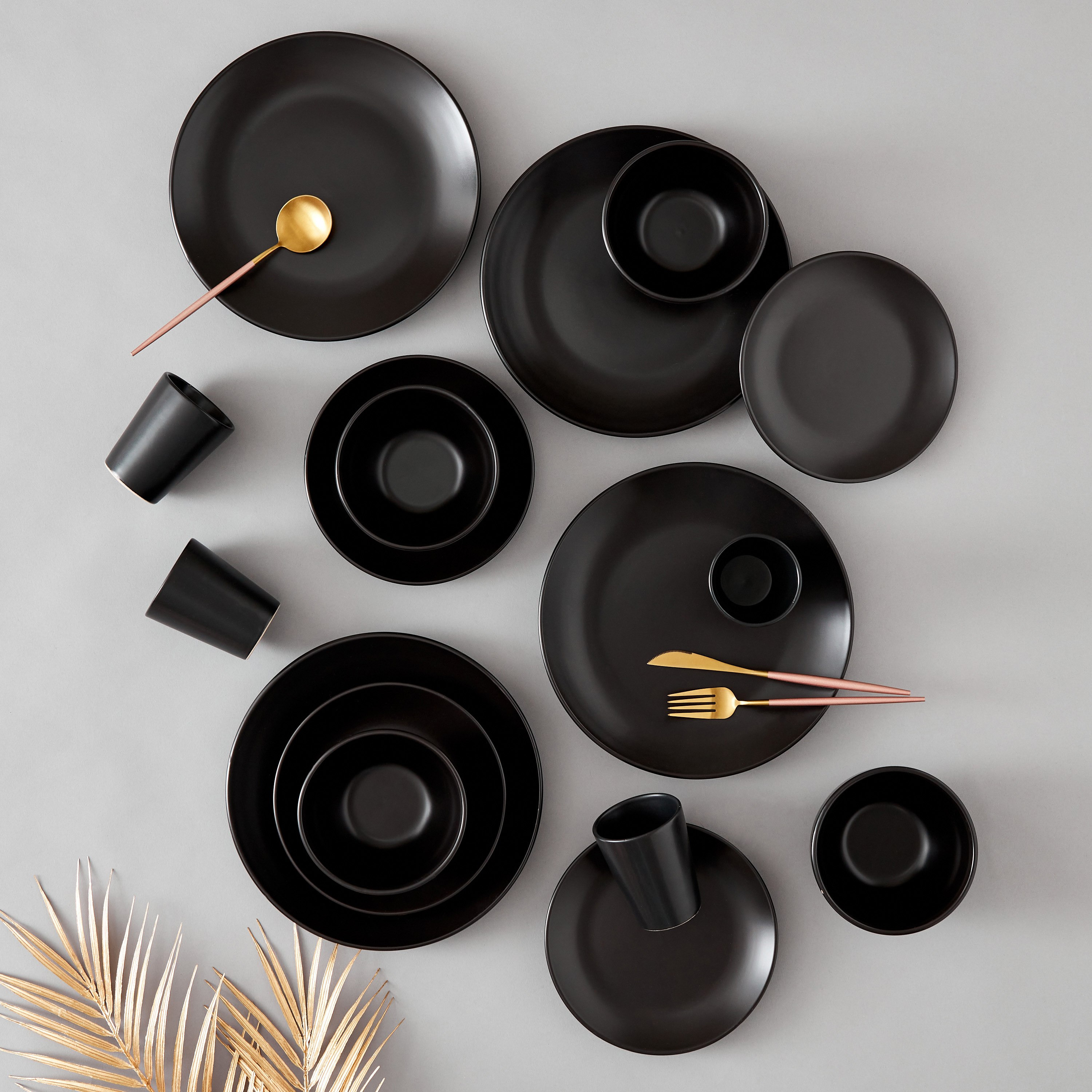 طقم عشاء خزف 16 قطعة من إيسكا-hbxhomeware-hbxkitchen-image-1