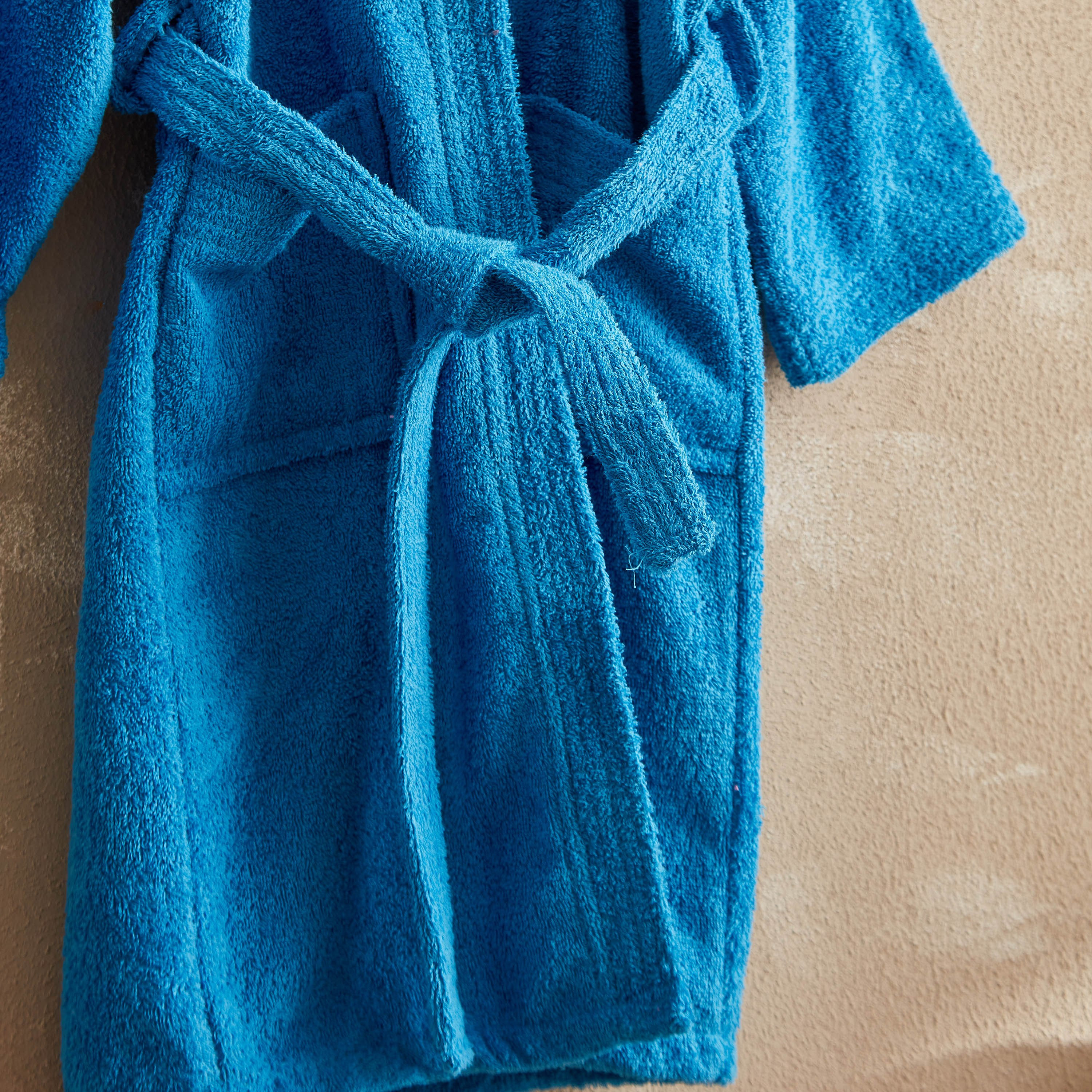 روب حمام بقبعّة للأطفال من إسينشيال - متوسط-hbxhomeware-hbxkidsandyouth-image-3
