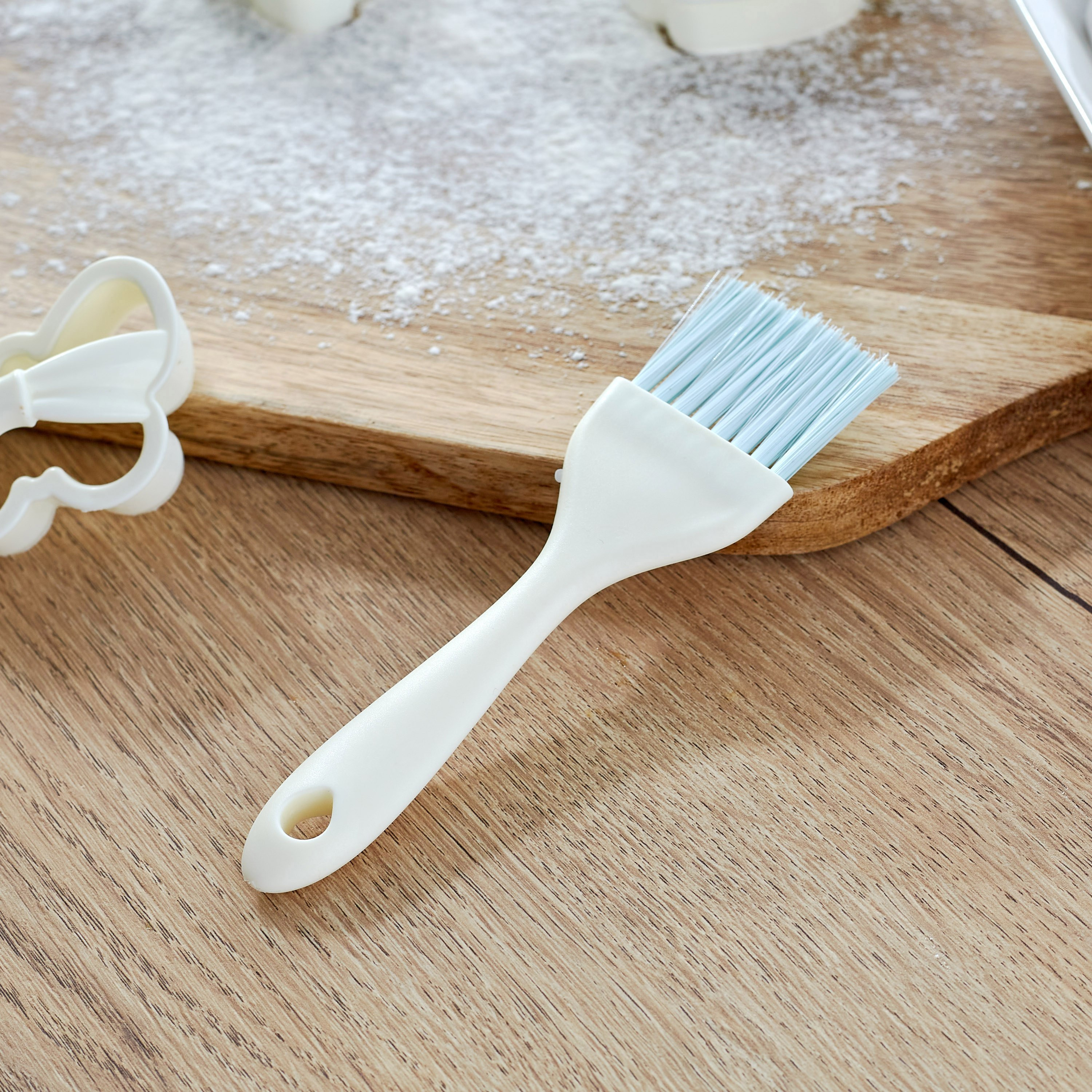 طقم قوالب كعك بشكل فيونكة - 7 قطع من ريفا-hbxkitchen-bakeware-image-3