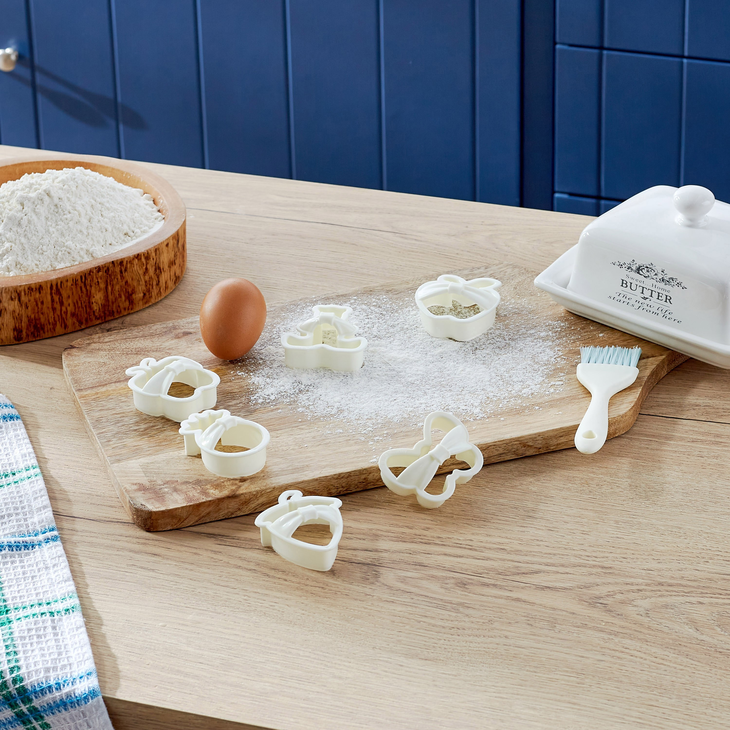 طقم قوالب كعك بشكل فيونكة - 7 قطع من ريفا-hbxkitchen-bakeware-image-4