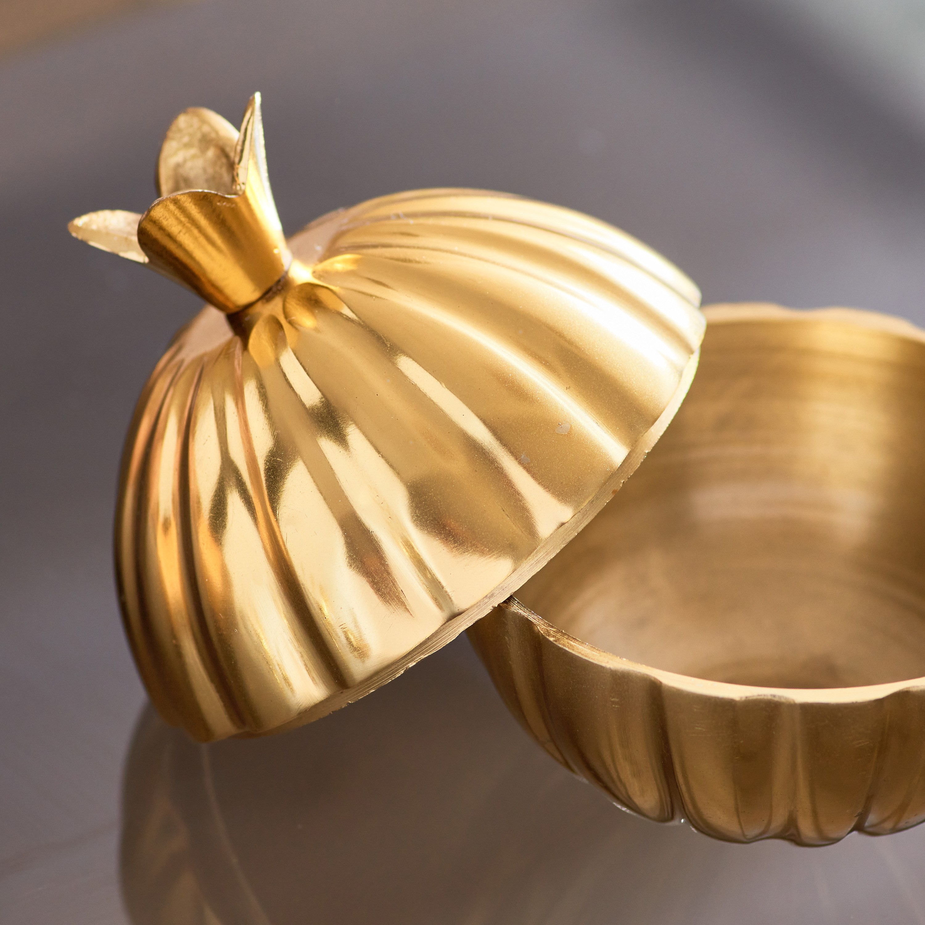 جرّة رمان معدنية من أيس - 9x9x10 سم-hbxhomeware-homedecor-figurinesandornaments-image-3
