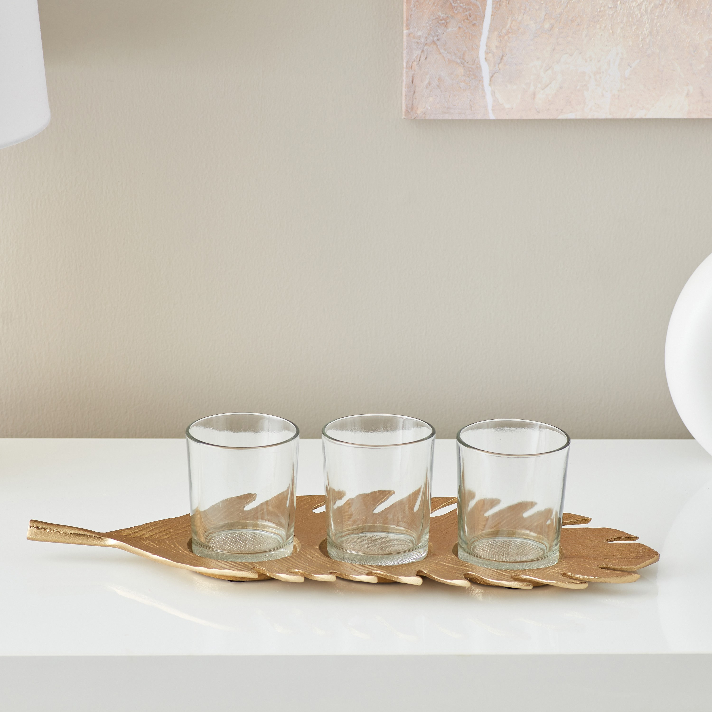 صينية بتصميم ورقة شجر مع 3 حاملات شموع من آيس - 46x18x3 سم-hbxlivingroom-decorandaccessories-candleholders-image-2