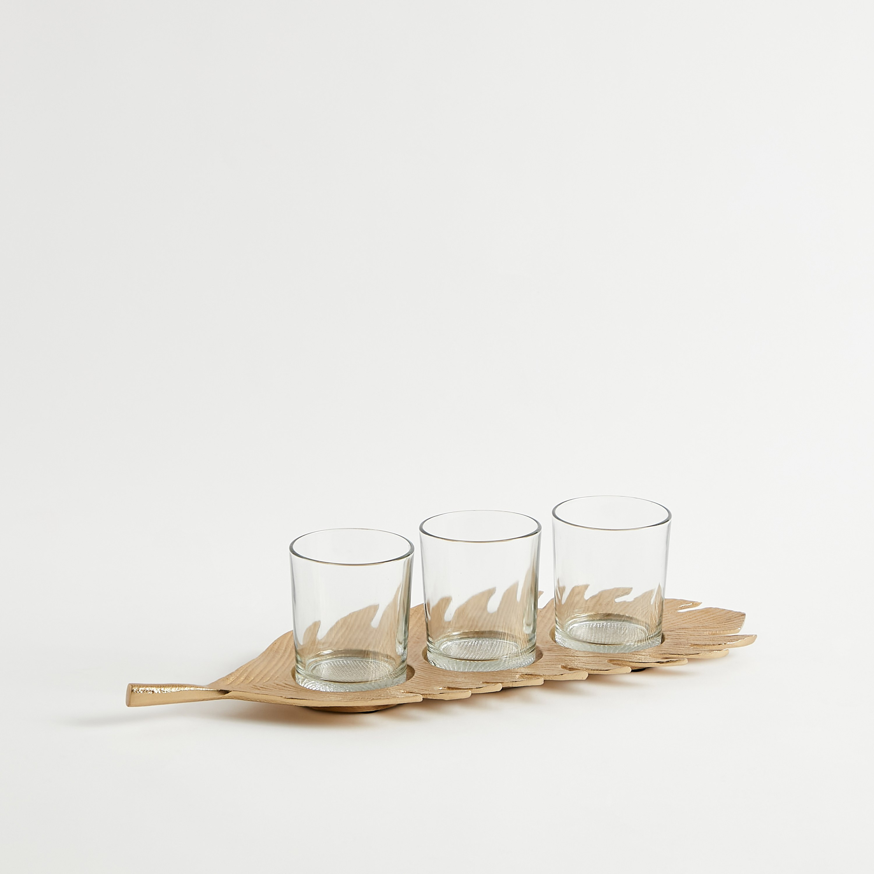 صينية بتصميم ورقة شجر مع 3 حاملات شموع من آيس - 46x18x3 سم-hbxlivingroom-decorandaccessories-candleholders-image-7