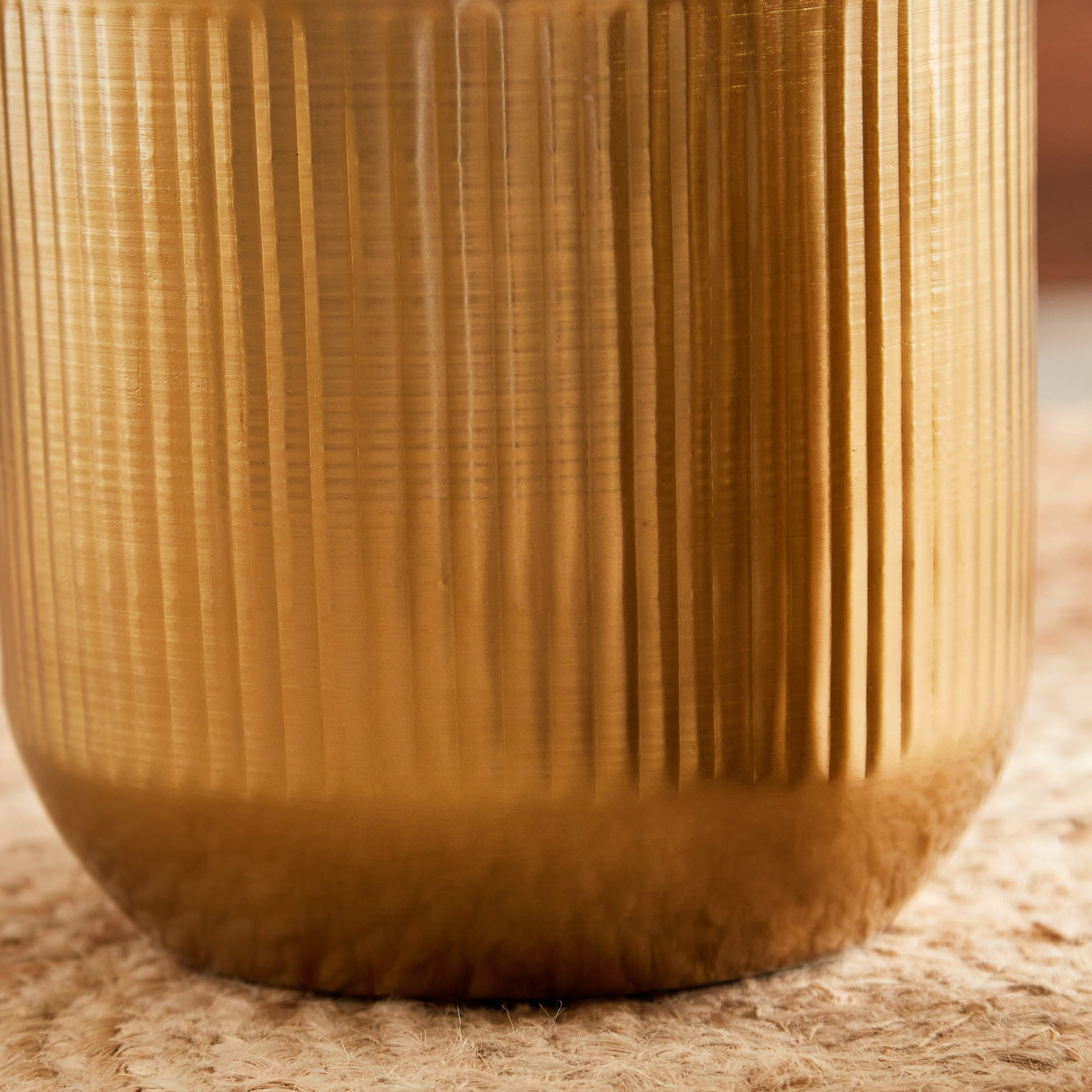 إناء زرع مضلع معدني من ايس - 18 سم-hbxhomeware-hbxdecorandfurnishings-image-4