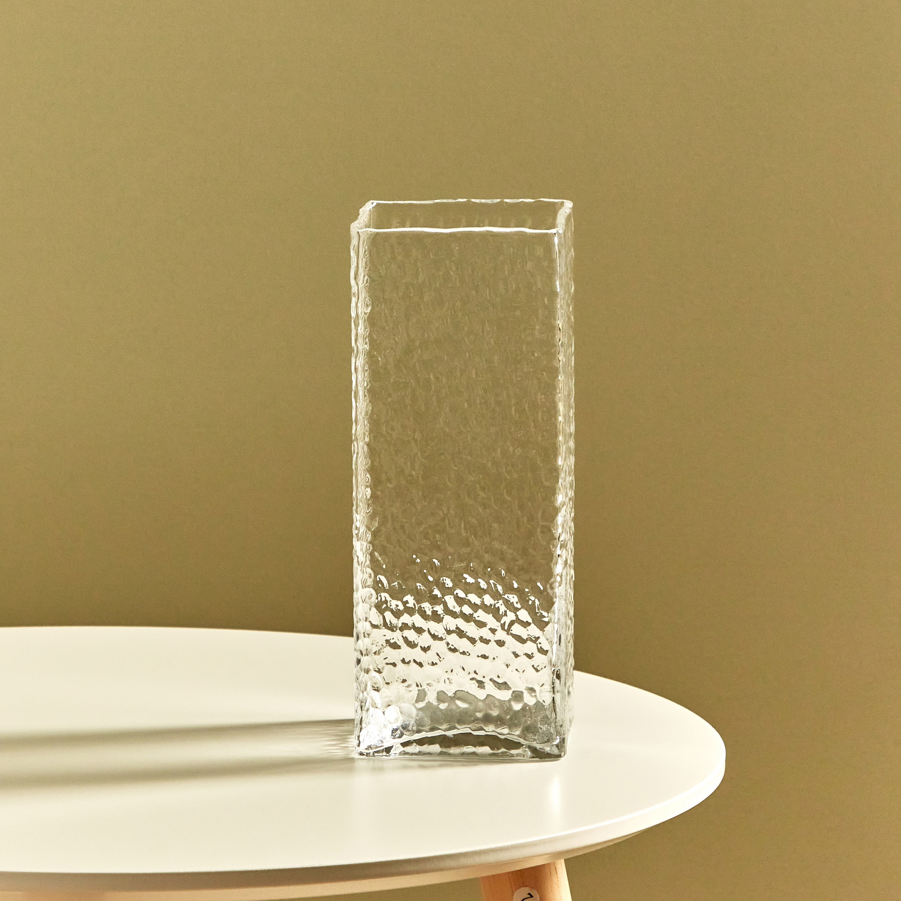 مزهرية زجاج من أتلانتا - 8x8x20 سم-hbxhomeware-hbxdecorandfurnishings-image-2
