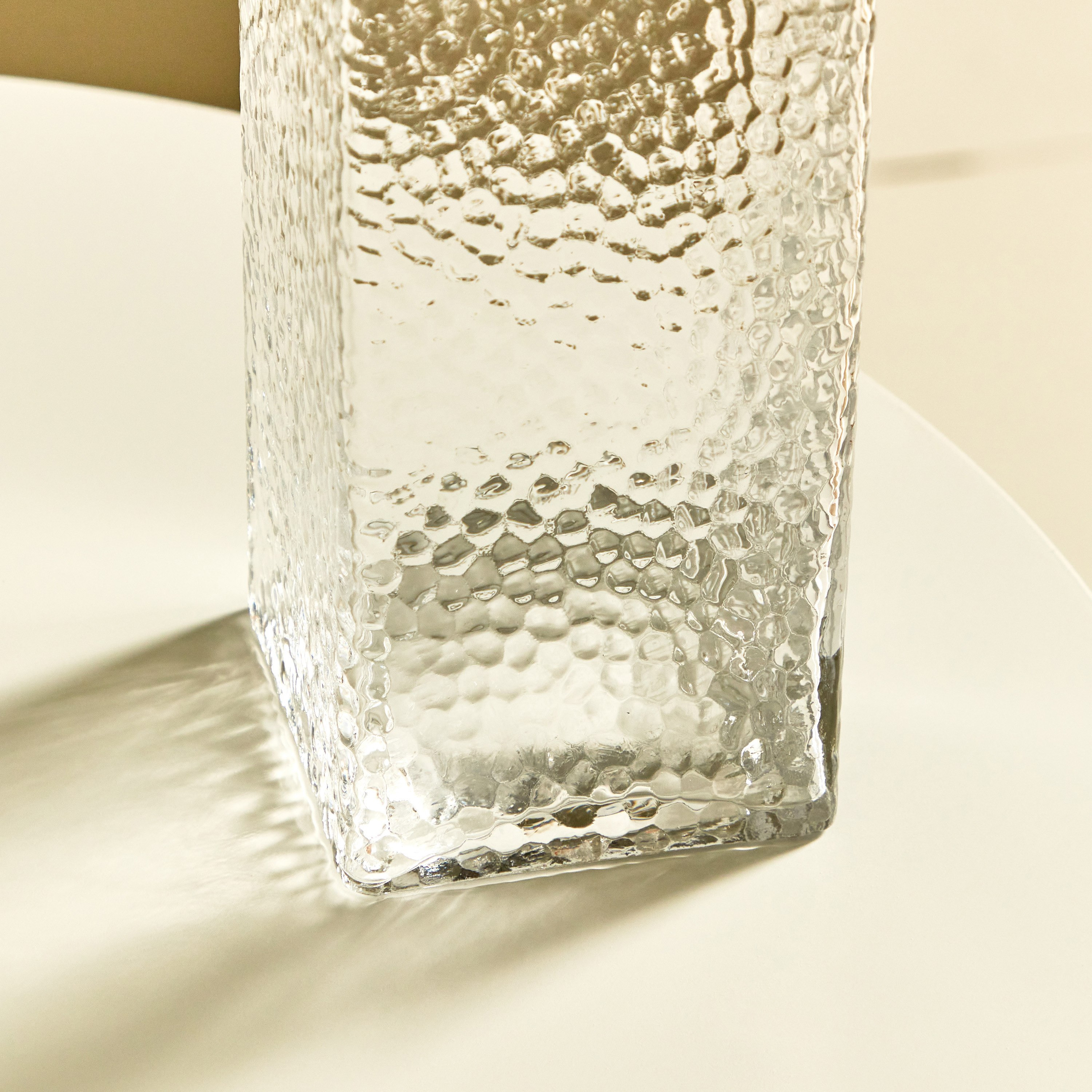 مزهرية زجاج من أتلانتا - 8x8x20 سم-hbxhomeware-hbxdecorandfurnishings-image-4