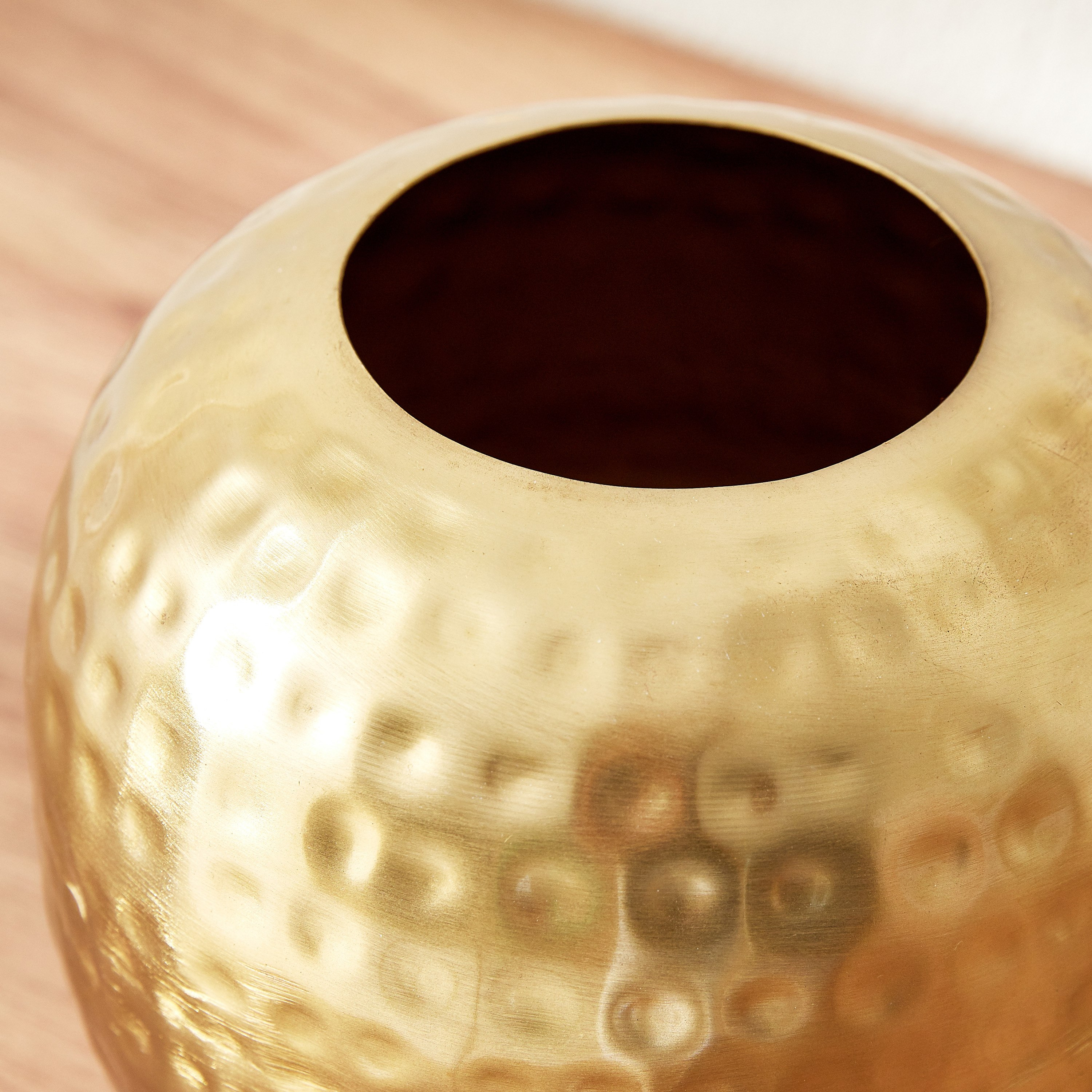 مزهرية من إيسنس-hbxbedroom-decorandaccessories-vases-image-3