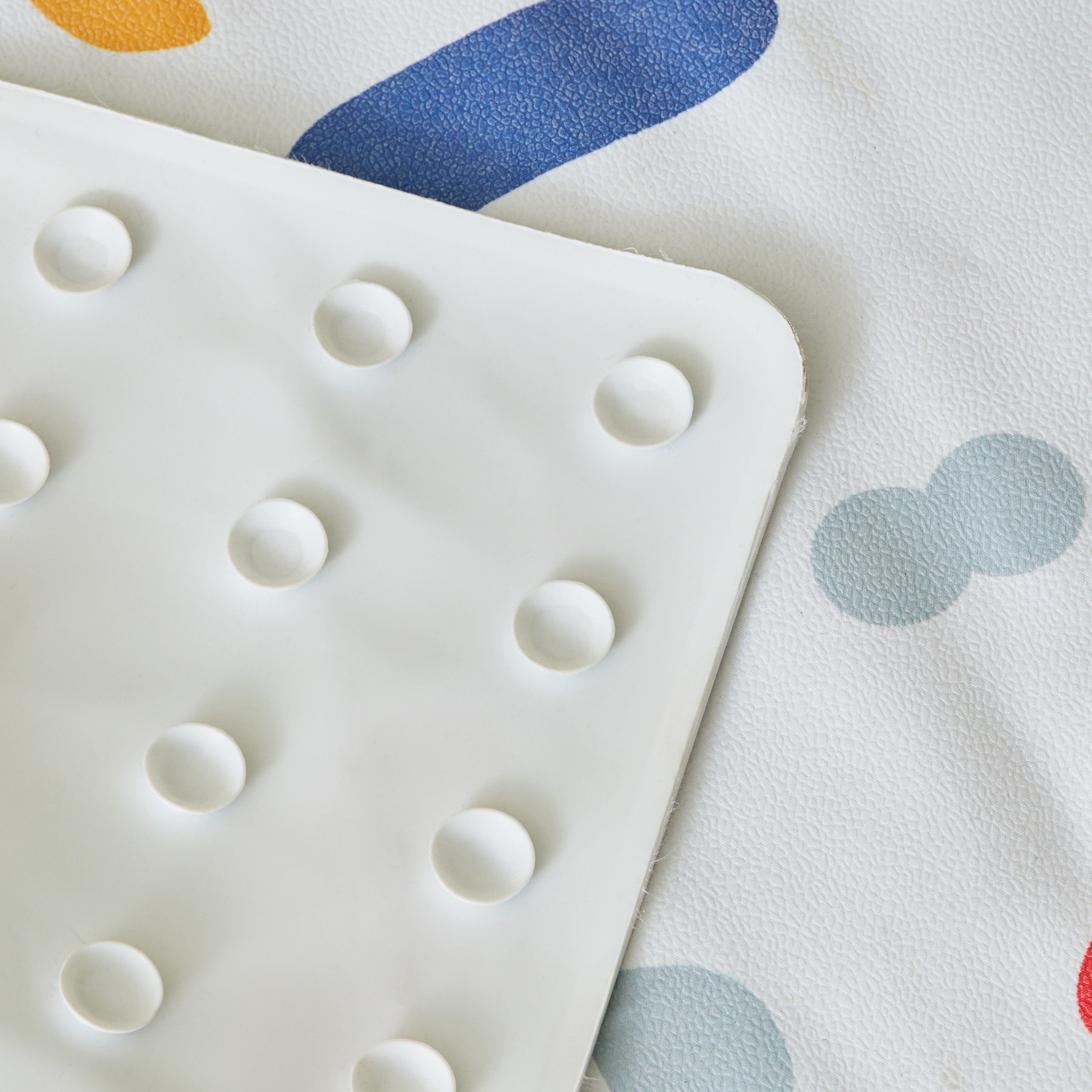 سجادة حمام مضادة للانزلاق من جيميني - 70x40 سم-hbxhomeware-kidsessentials-kidsbathmatsandtubmats-image-4