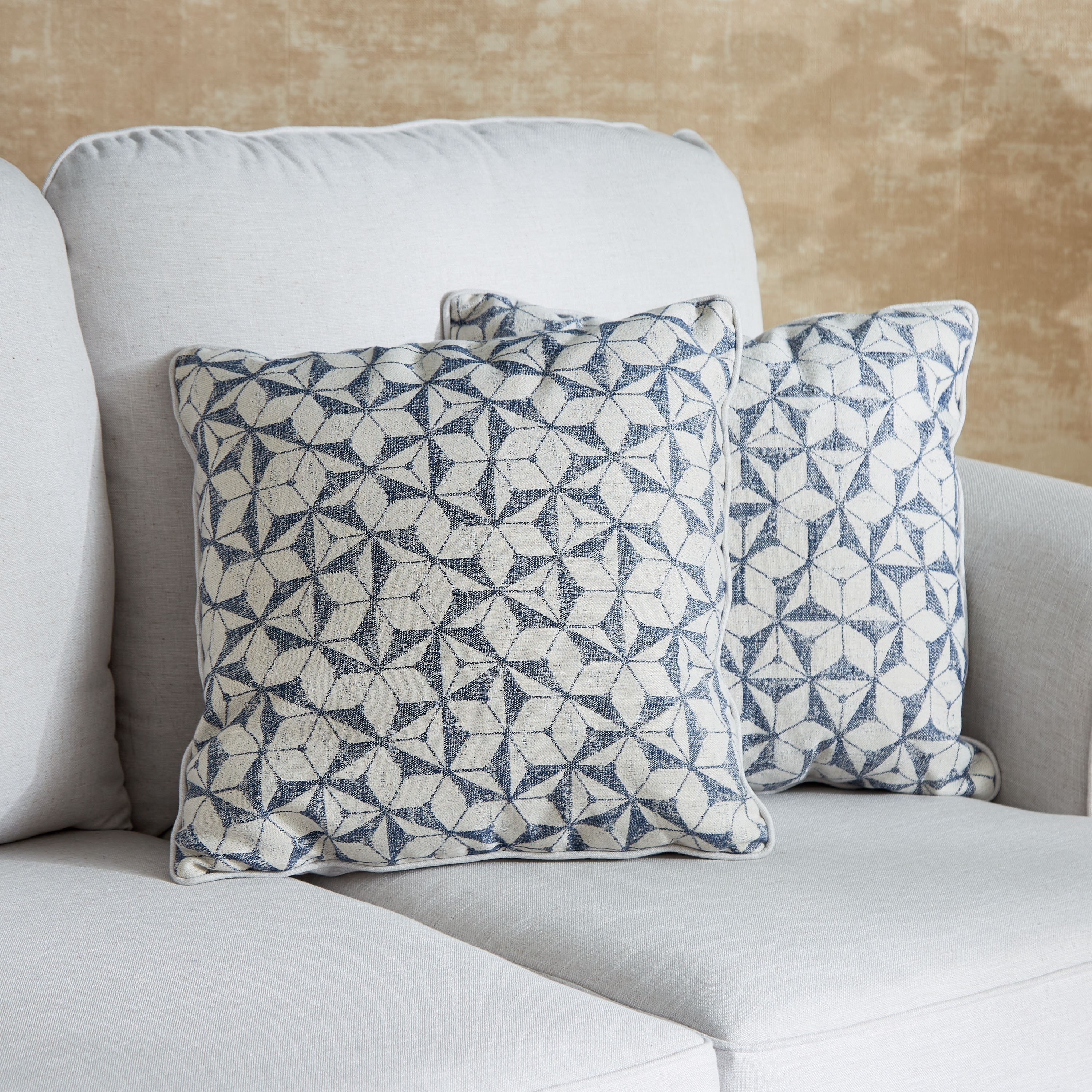 Donatella 3-Seater Sofa-hbxlivingroom-sofasandarmchairs-sofas-image-4