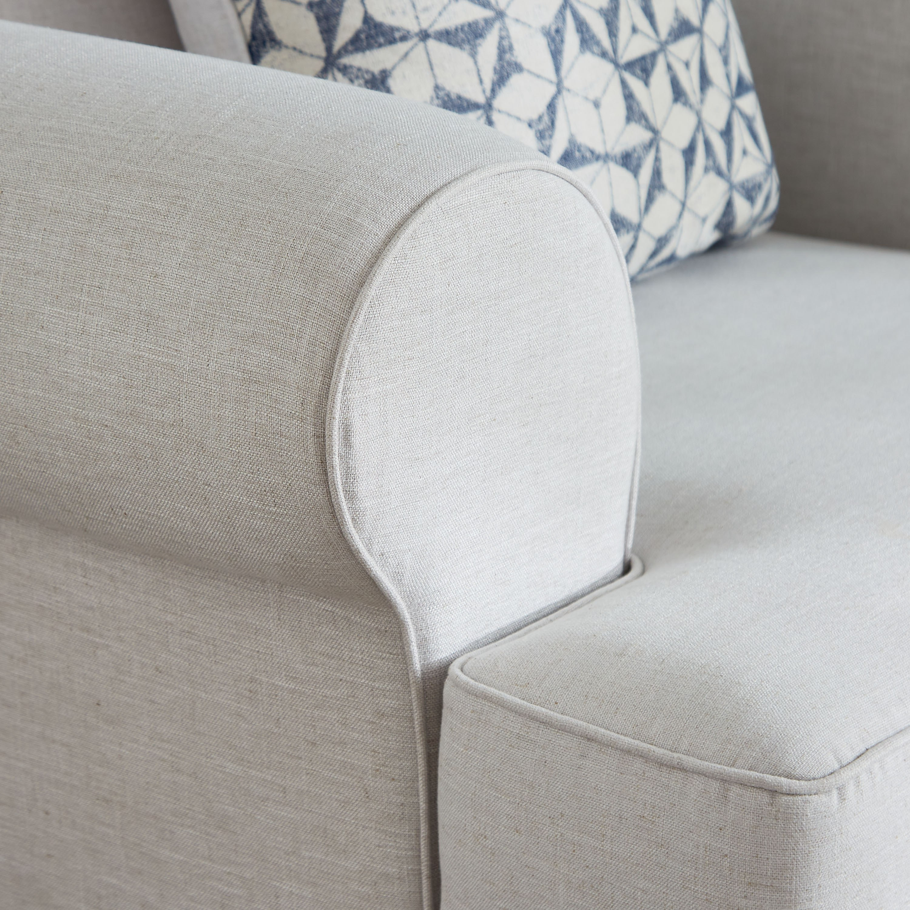 كنبة مقعد واحد من دوناتيلا-hbxlivingroom-sofasandarmchairs-sofas-image-5