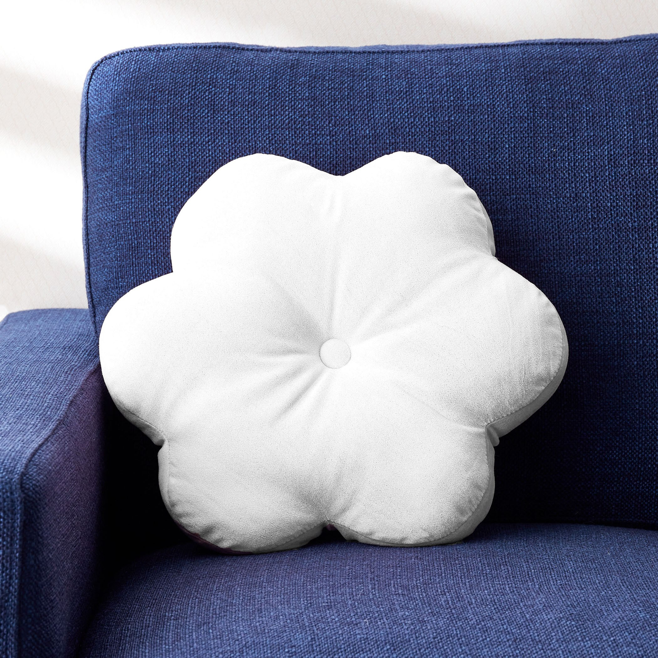 وسادة محشوة بتصميم وردة - 40x40x5 سم-hbxlivingroom-furnishings-cushionsandcovers-filledcushions-image-1