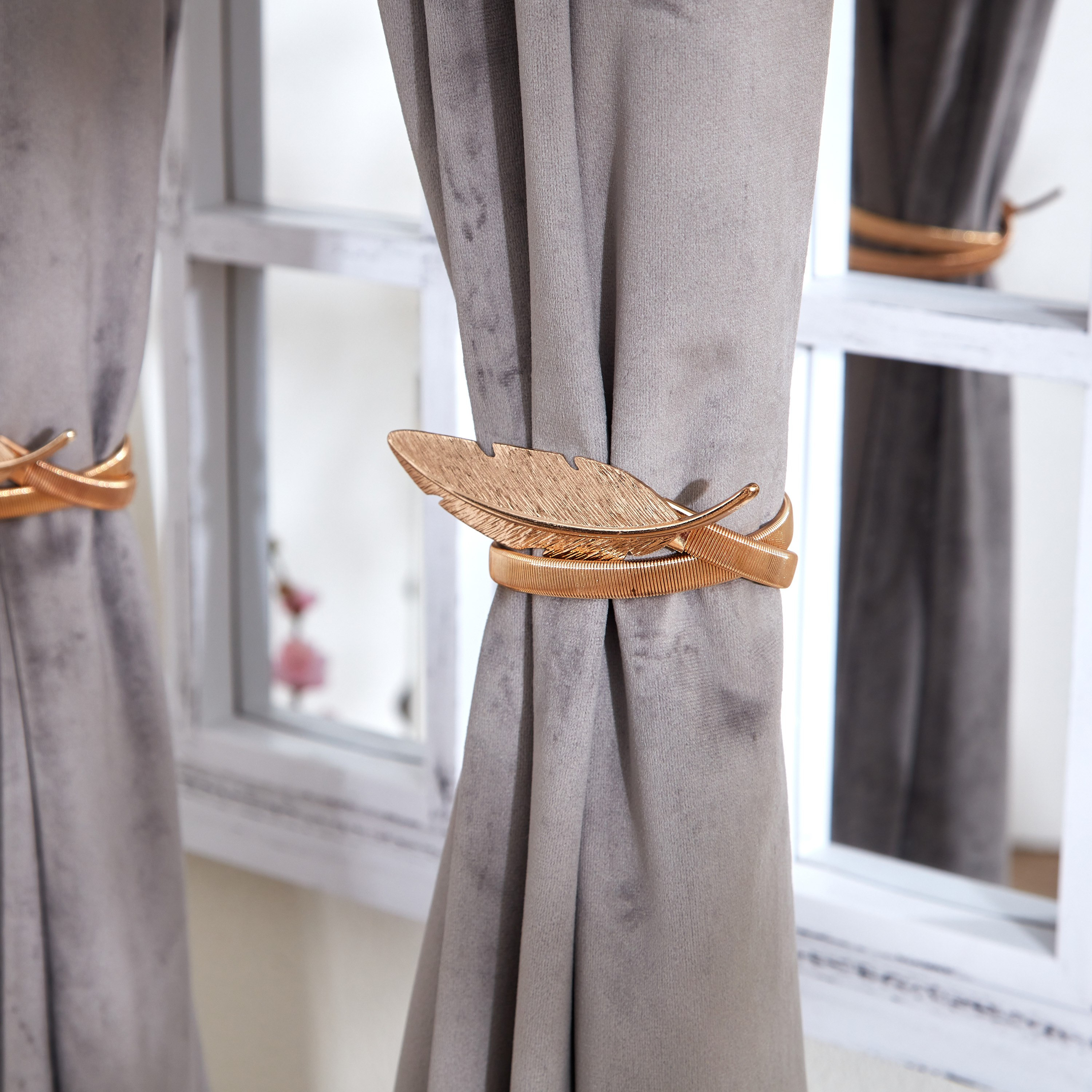 مثبّت ستائر بتصميم ورقة شجر من دازل - طقم من قطعتين-hbxhomeware-hbxdecorandfurnishings-image-3