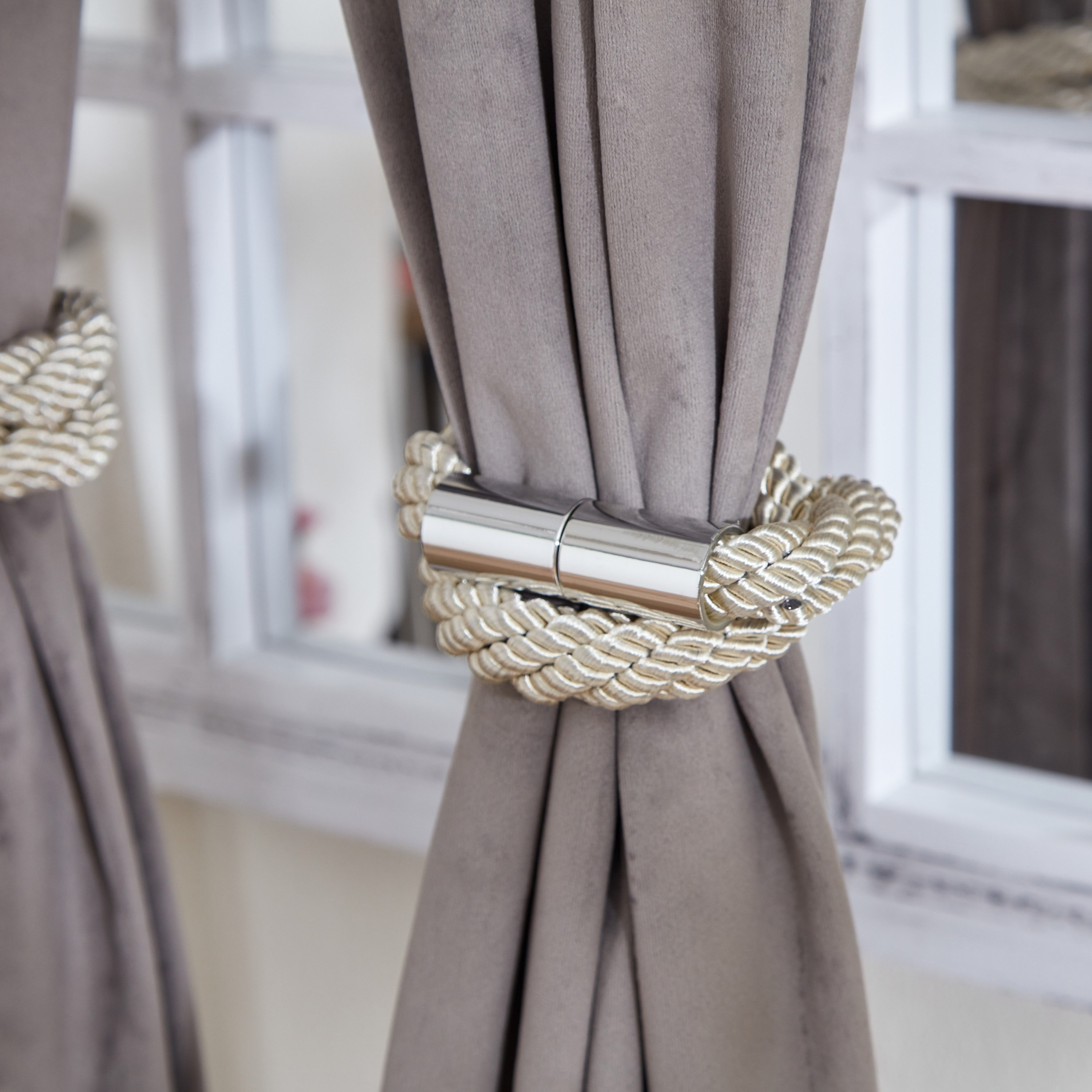 مثبّت ستائر فريا من دازل - طقم من قطعتين-hbxhomeware-hbxdecorandfurnishings-image-3