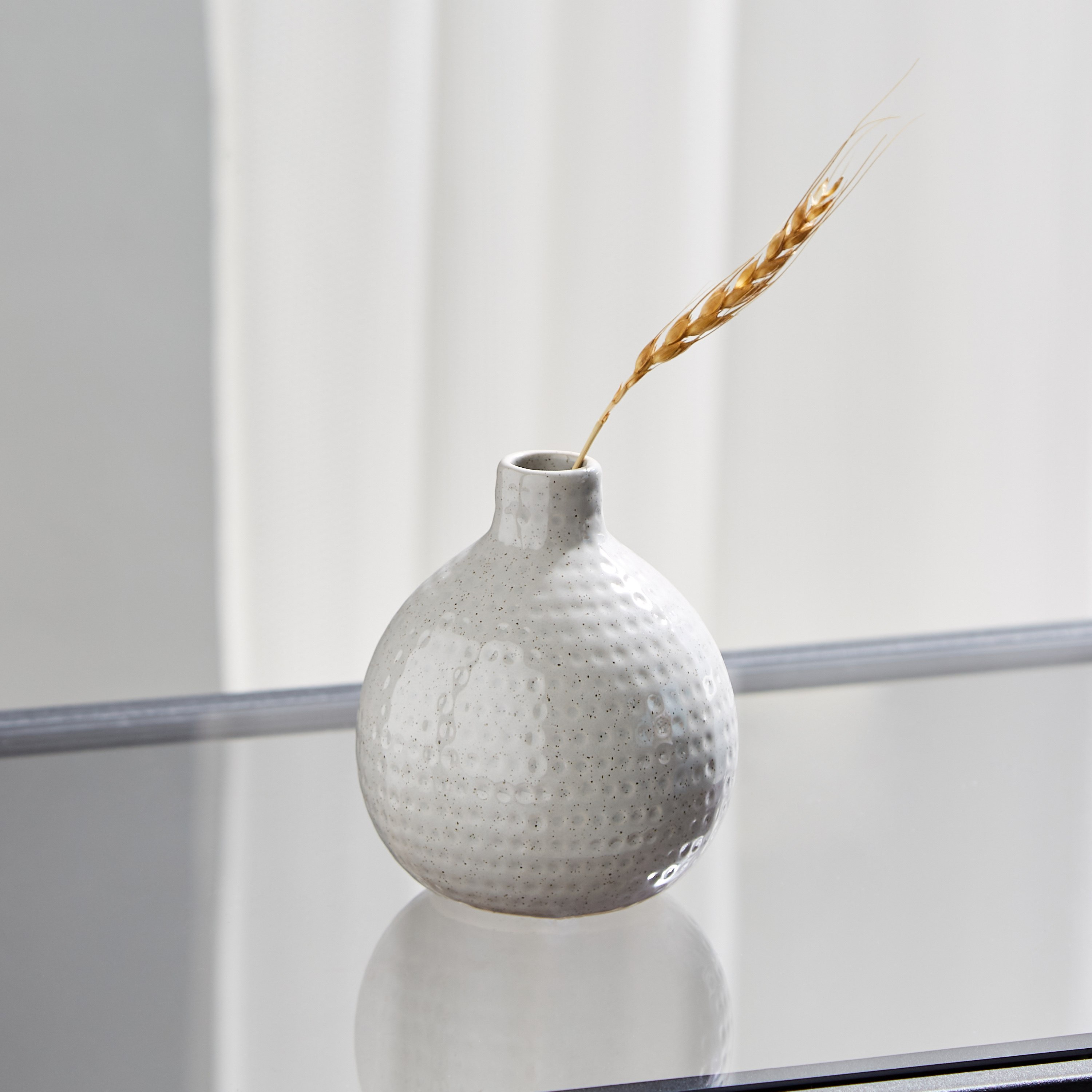 مزهرية نولا خزف مستديرة من سانسا - 13×11×13 سم-hbxbedroom-decorandaccessories-vases-image-1
