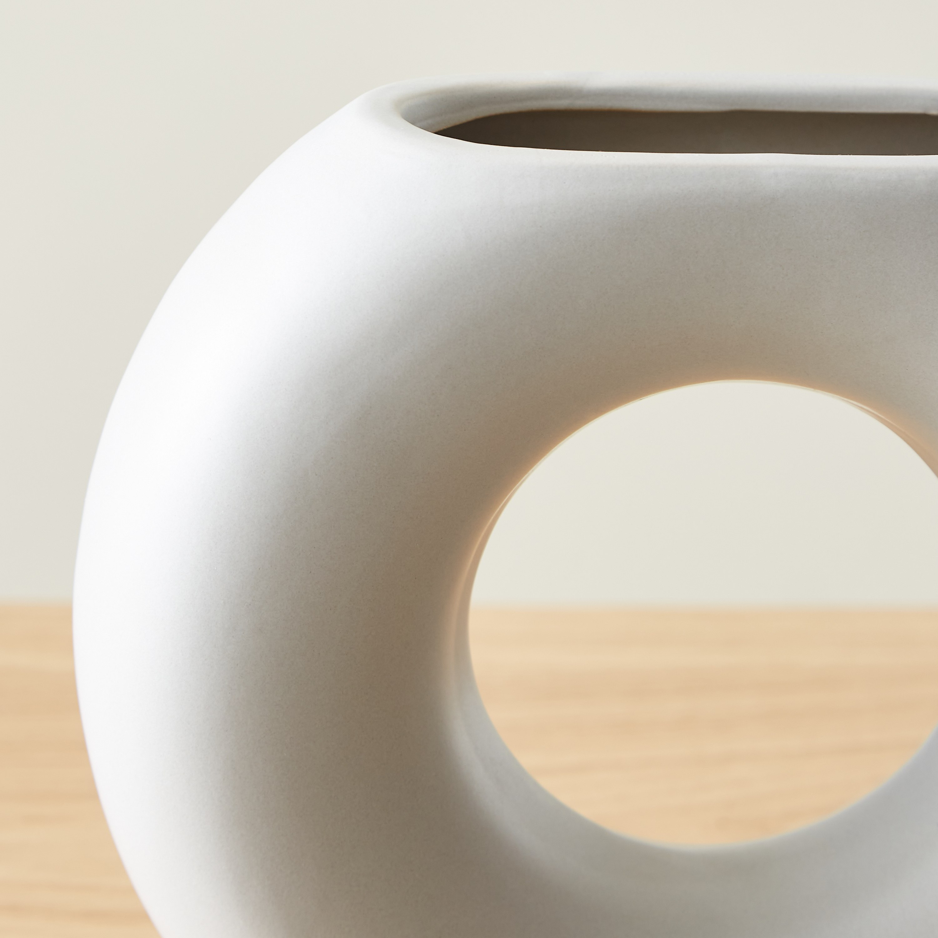 Sansa Vase - 19 cm-hbxbedroom-decorandaccessories-vases-image-3
