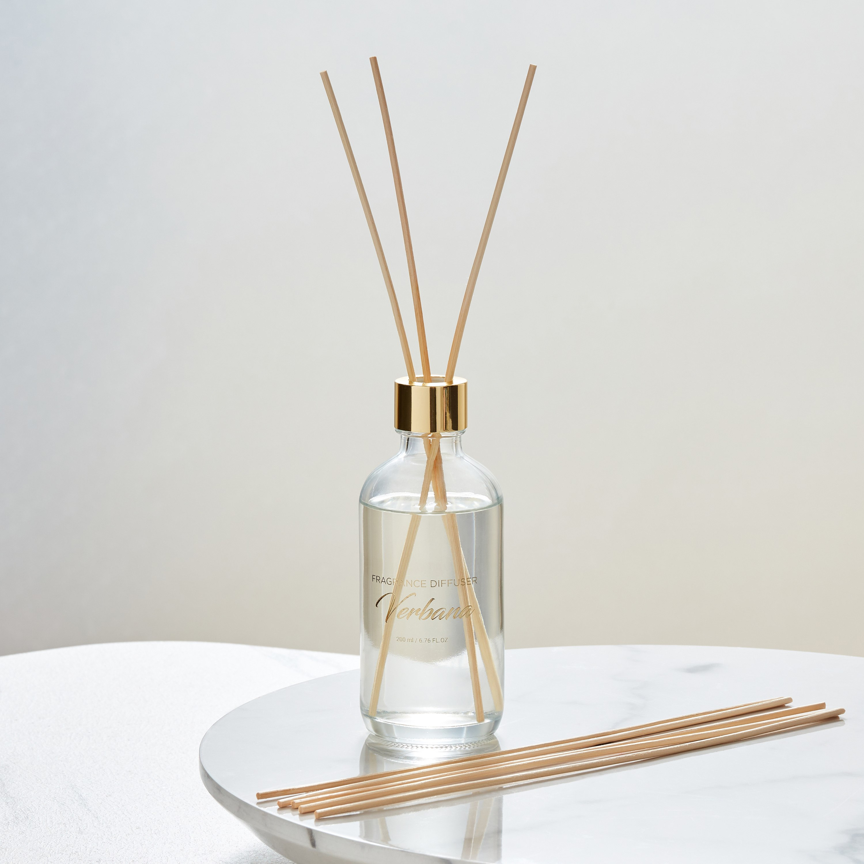 موزع عطور برائحة الخوخ الأبيض مع أعواد فايبر فيربانا من ألبس - 200 مل-hbxbedroom-homefragrance-diffusers-image-1