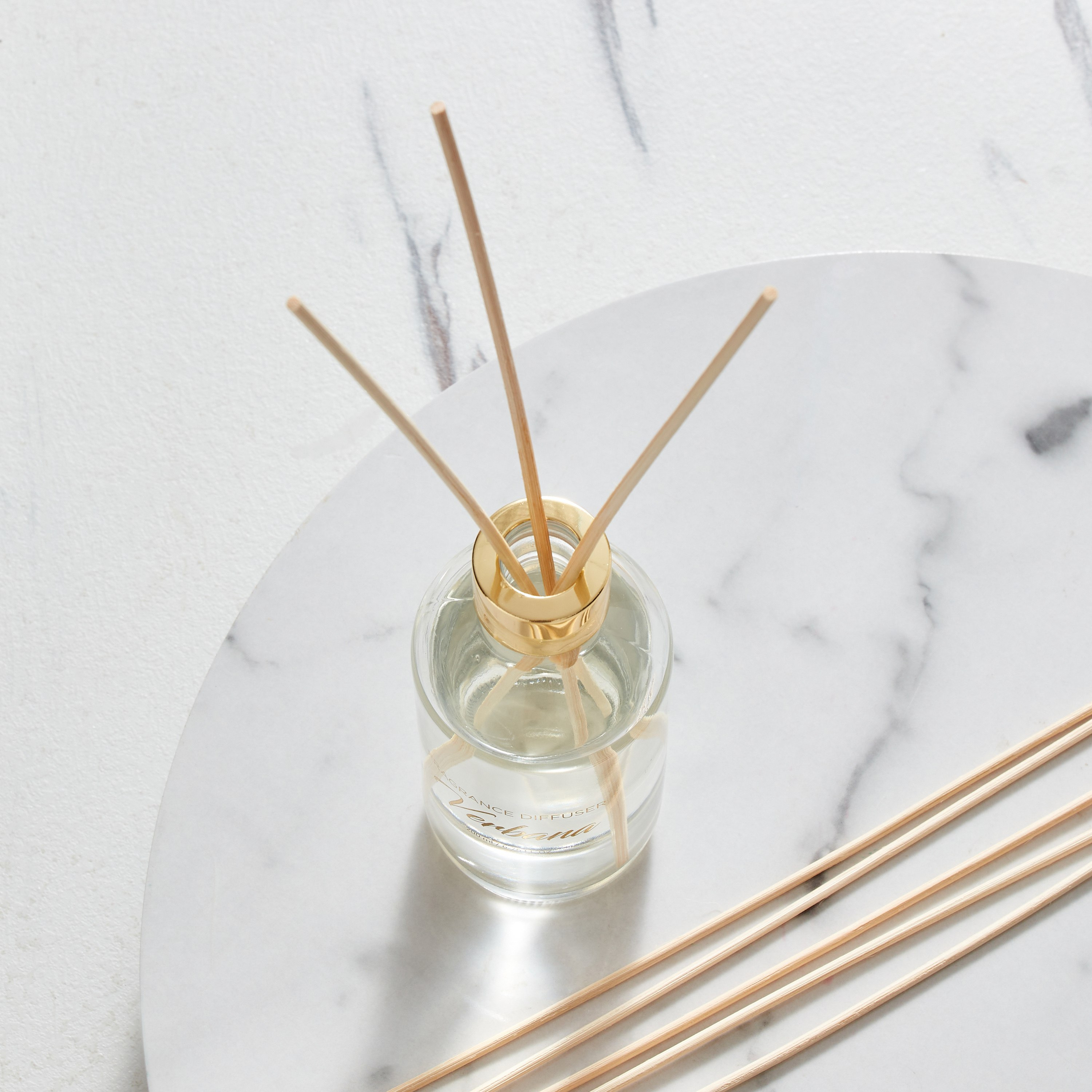 موزع عطور برائحة الخوخ الأبيض مع أعواد فايبر فيربانا من ألبس - 200 مل-hbxbedroom-homefragrance-diffusers-image-2