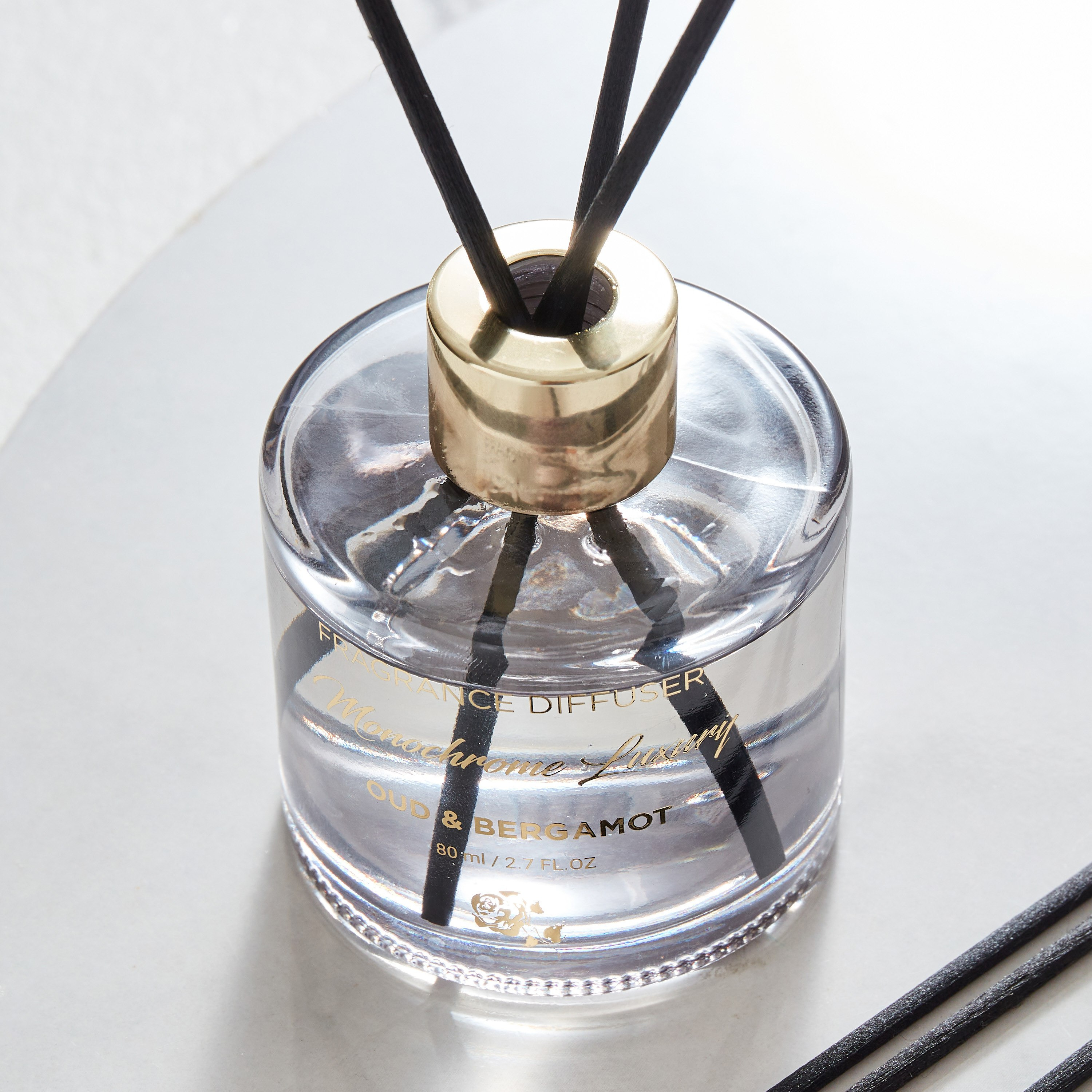 موزع عطور بأعواد برائحة العود والبرغموت مونوكروم لكجري من ألبس - 80 مل-hbxbedroom-homefragrance-diffusers-image-3
