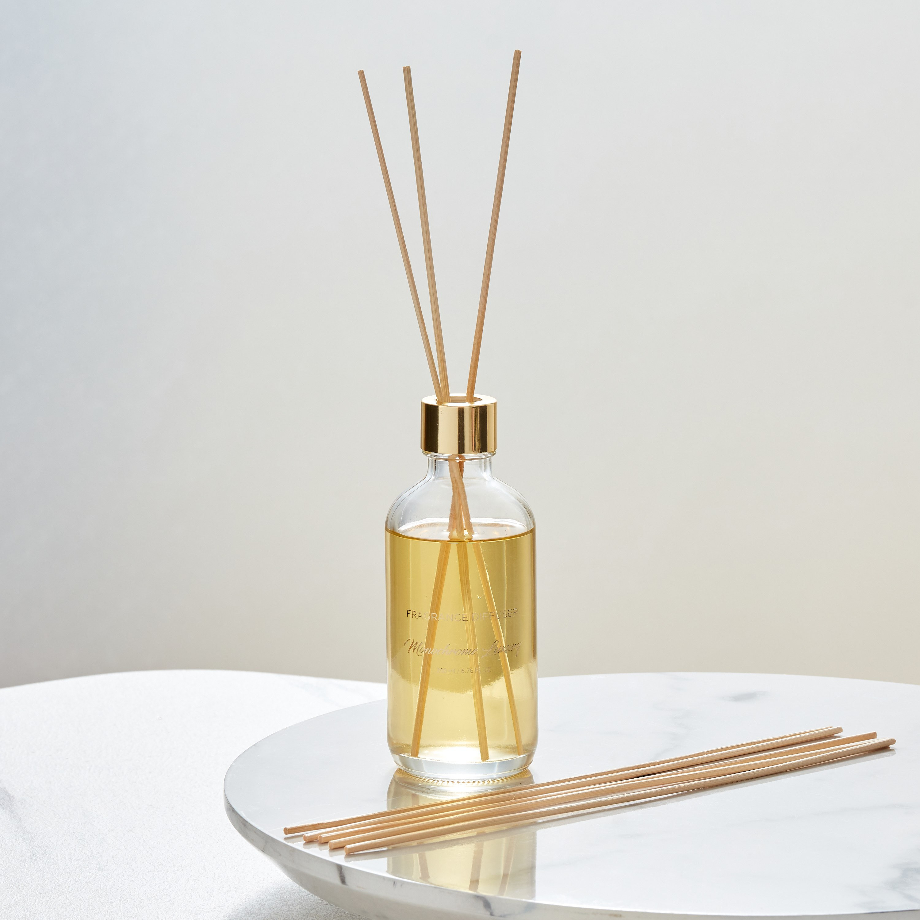 موزع عطور بأعواد برائحة التين الطازج مونوكروم لكجري من ألبس - 200 مل-hbxbedroom-homefragrance-diffusers-image-1