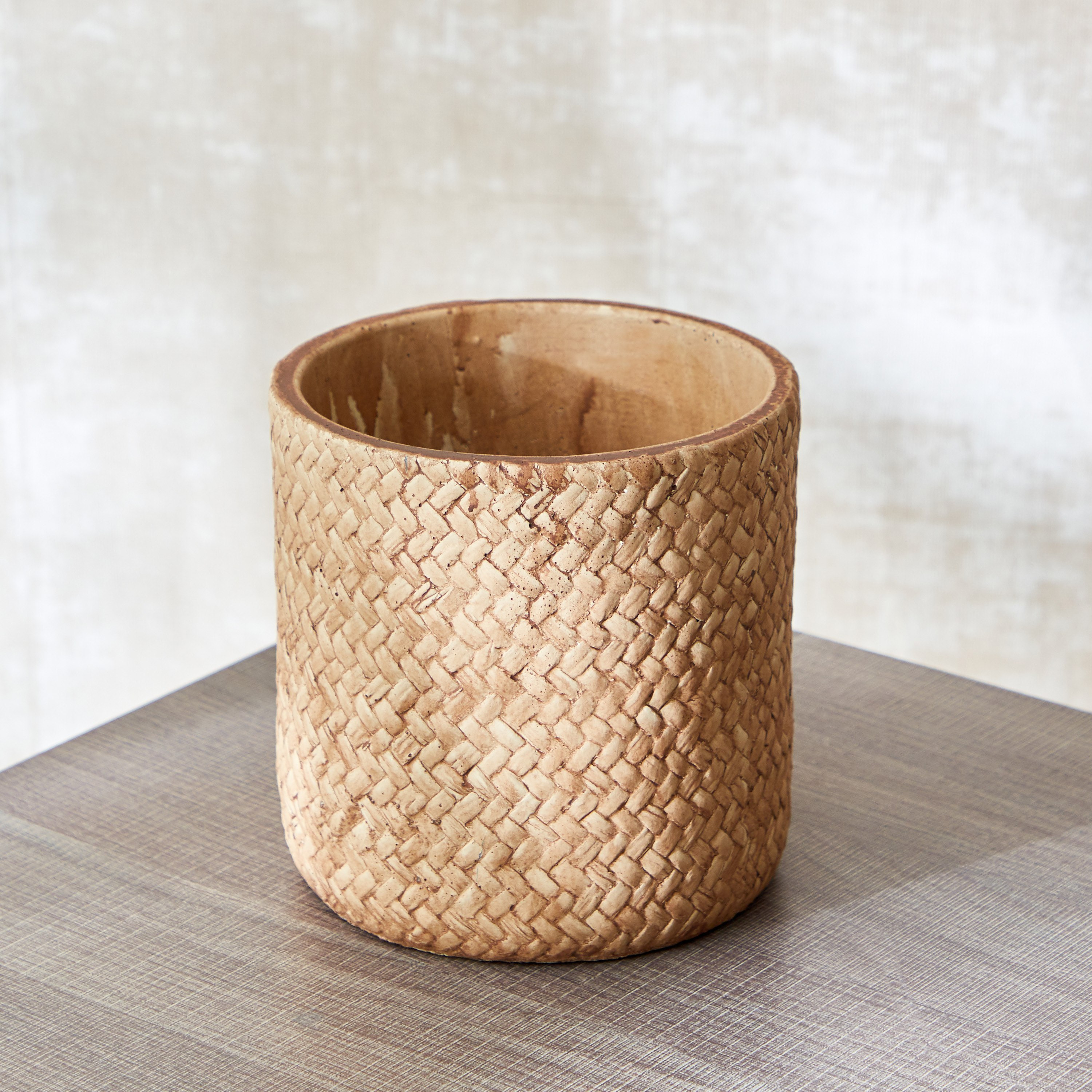 إناء حديقة بتصميم منسوج من سانسا - 17 سم-hbxdecorandfurnishings-homeaccessories-artificialflowersandplants-image-2