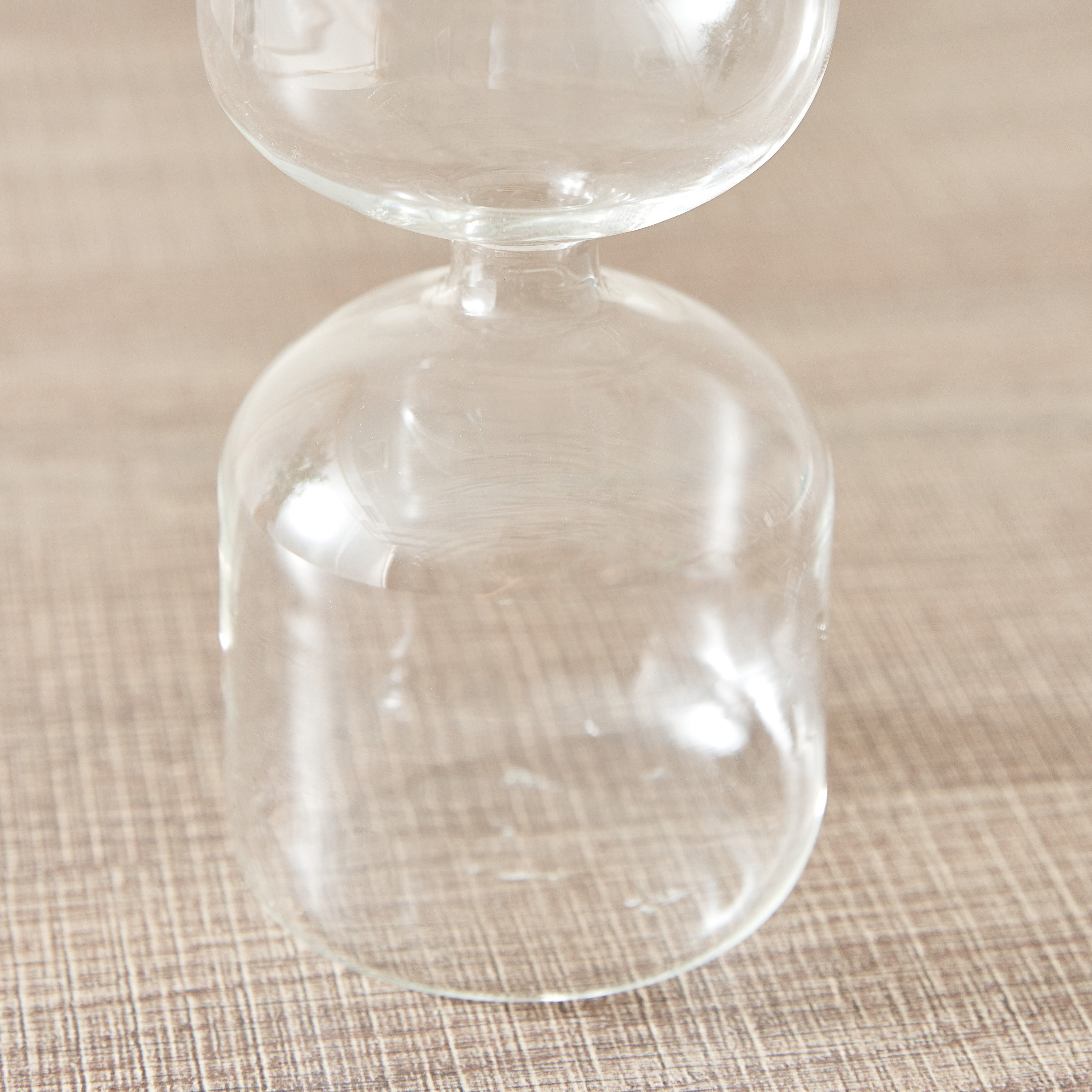 مزهرية زجاجية من لوسي - 7x7x20 سم-hbxhomeware-hbxdecorandfurnishings-image-4