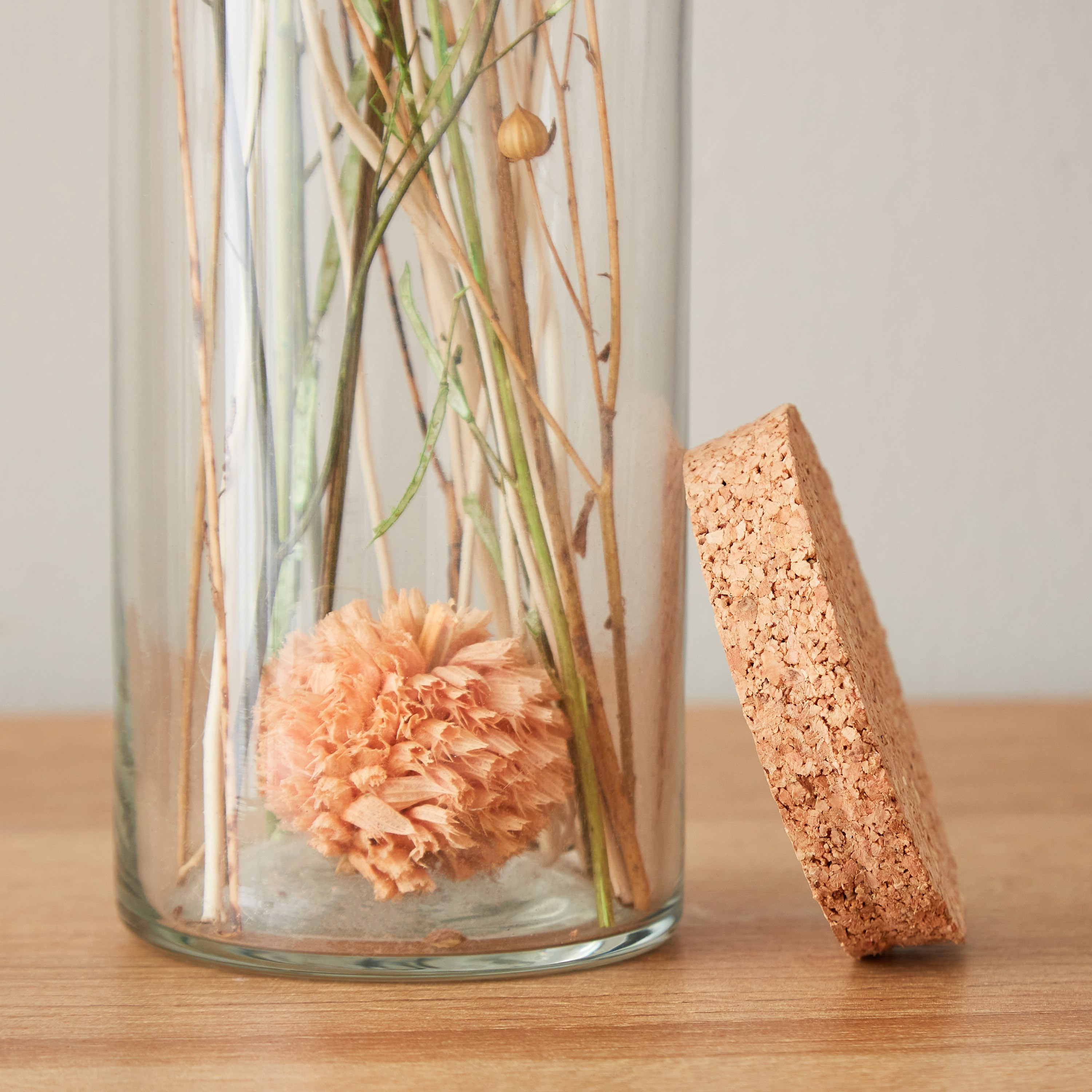 باقة أزهار مجففة في أنبوب زجاجي من أروين - 7.5x29 سم-hbxdecorandfurnishings-homeaccessories-artificialflowersandplants-image-4