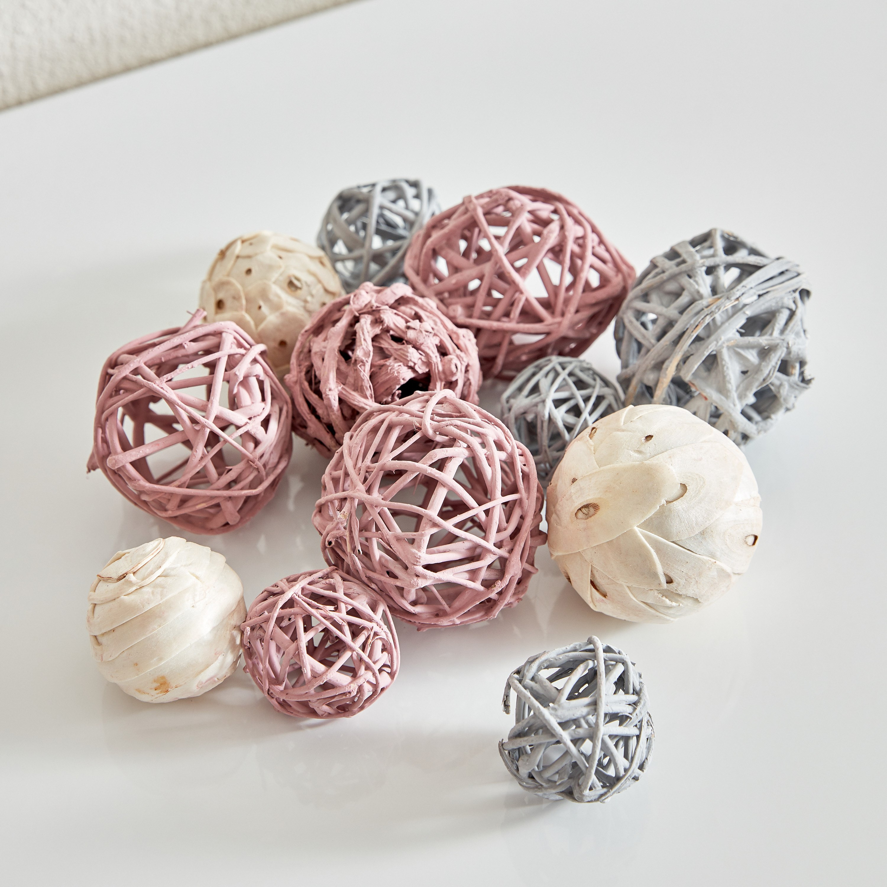طقم كرات ديكور من أروين - 10x9x16 سم-hbxdecorandfurnishings-homeaccessories-artificialflowersandplants-image-2