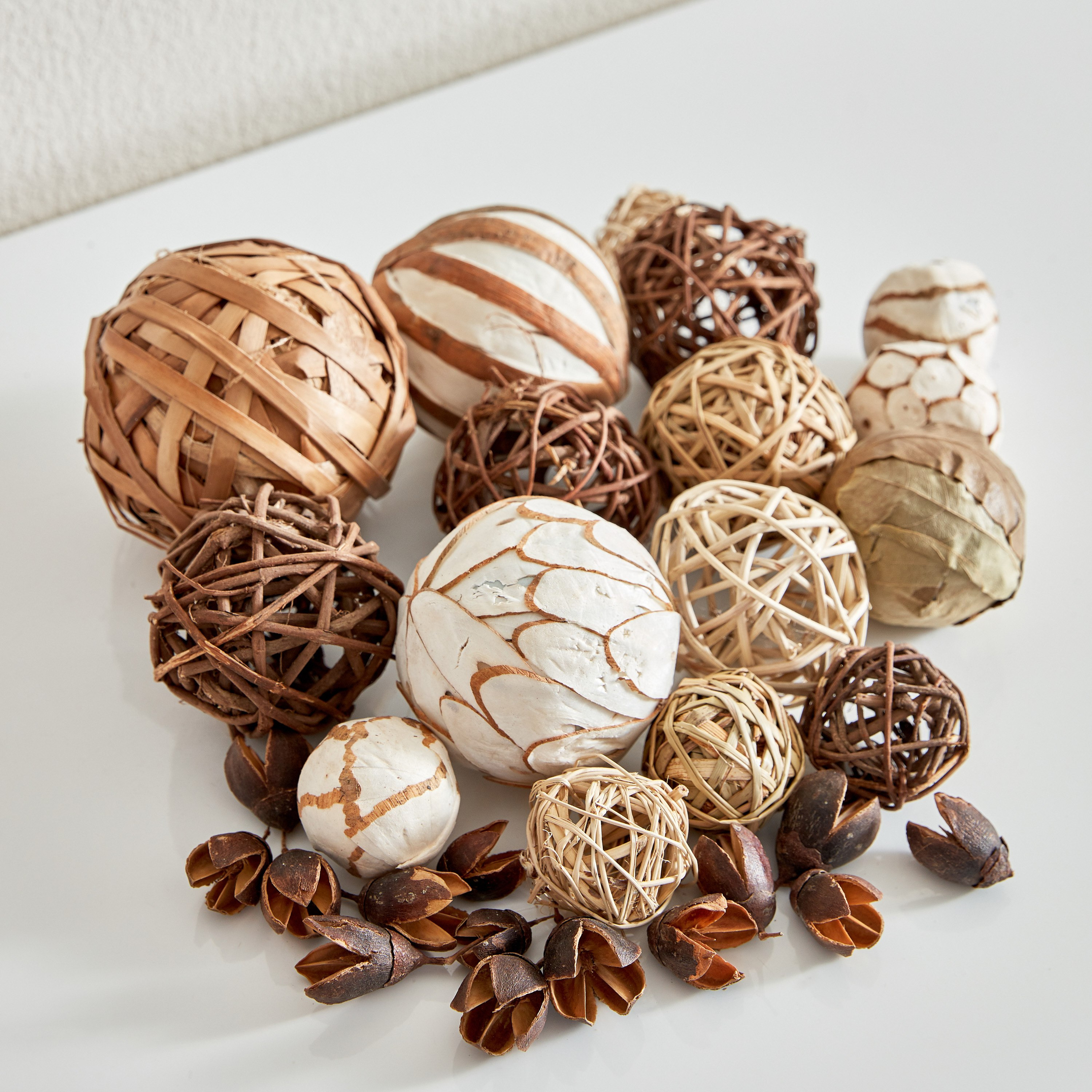 كرات تزيين من أروين - 17×14×22 سم-hbxdecorandfurnishings-homeaccessories-artificialflowersandplants-image-2