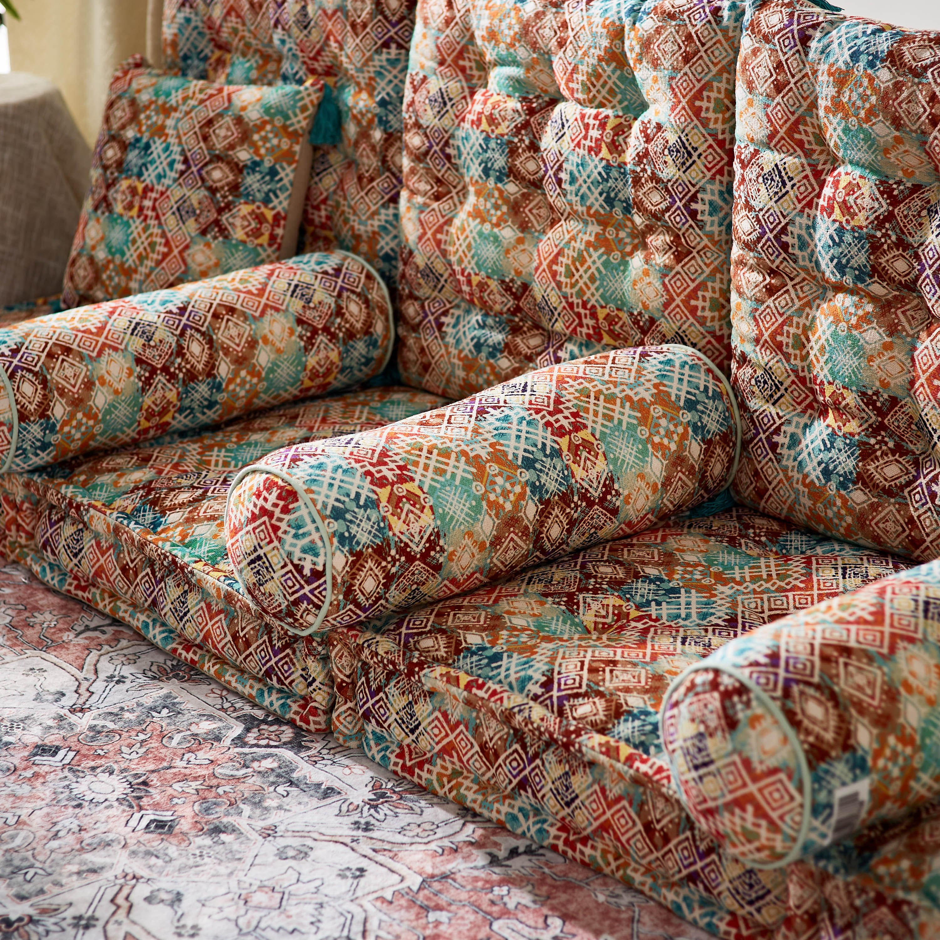 وسادة طويلة محشوة بطبعات متداخلة من ماهرجان - 50x20 سم-hbxlivingroom-furnishings-cushionsandcovers-filledcushions-image-1