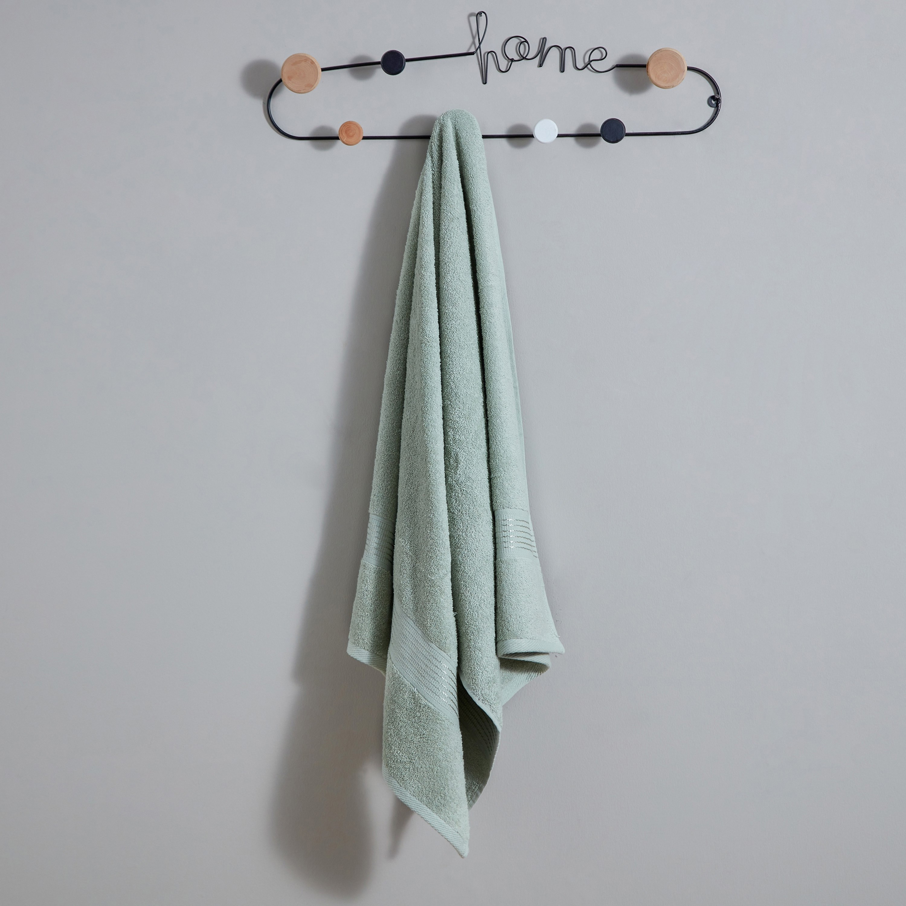 منشفة حمام ممشطة من إيسينشال - 70×140 سم-hbxbathroom-bathroomtextiles-image-1